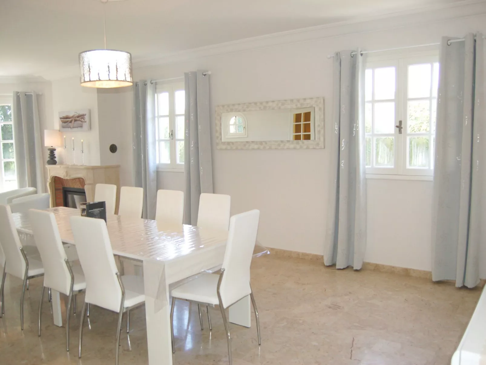La Villa-Drinnen
