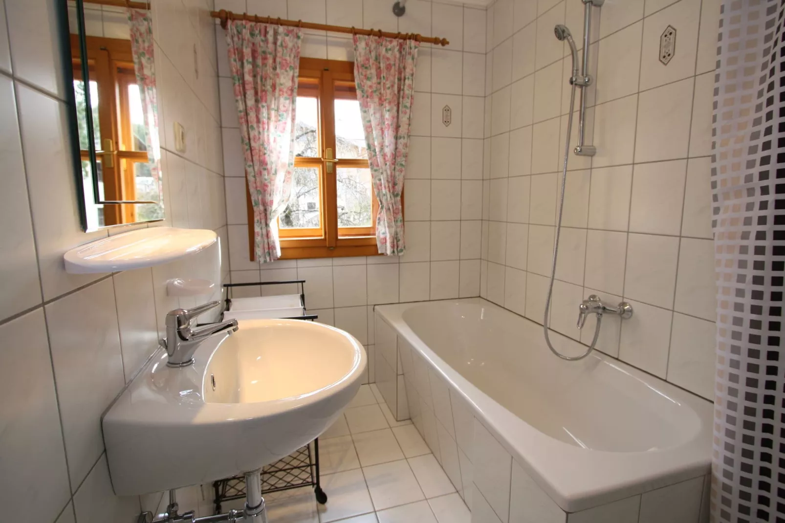 Simone-Bathroom