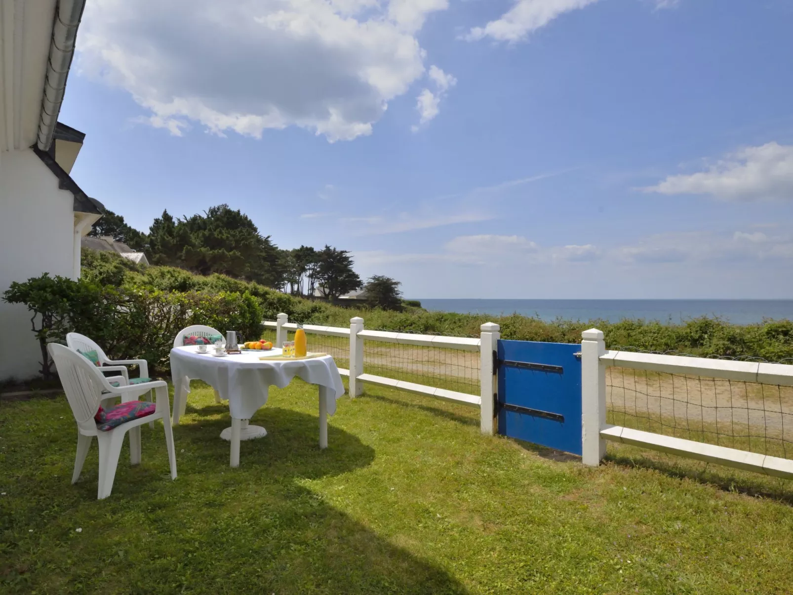 Charme de la plage du Moulin-Outside