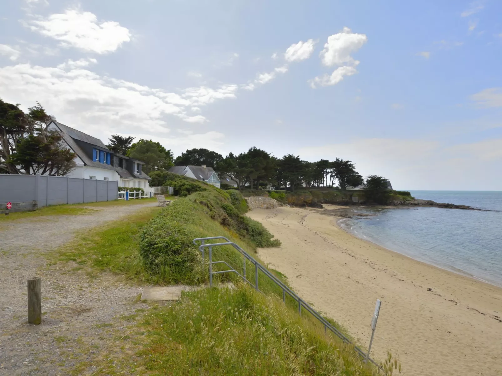 Charme de la plage du Moulin-Outside