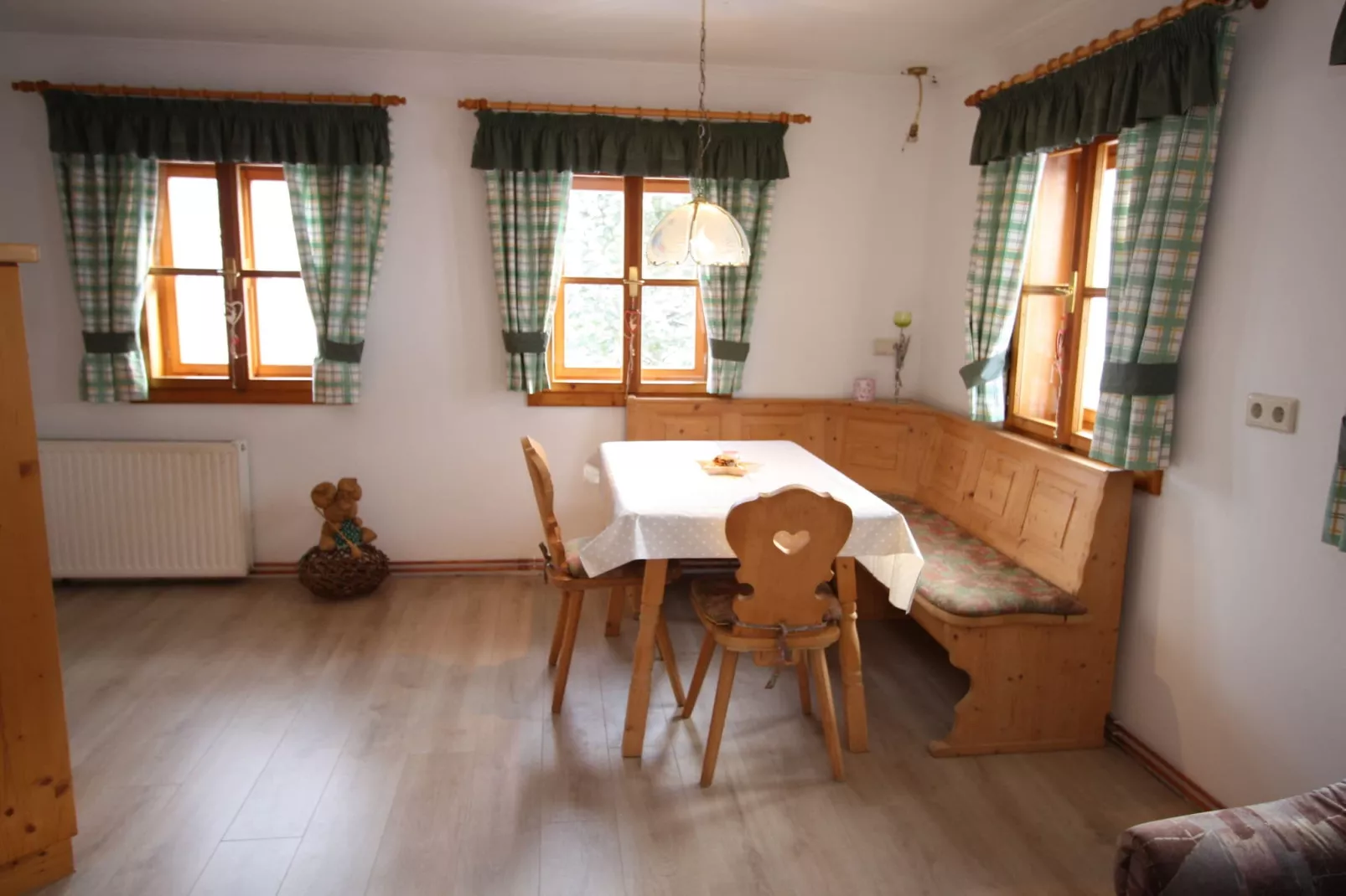 Isabella-Dining room
