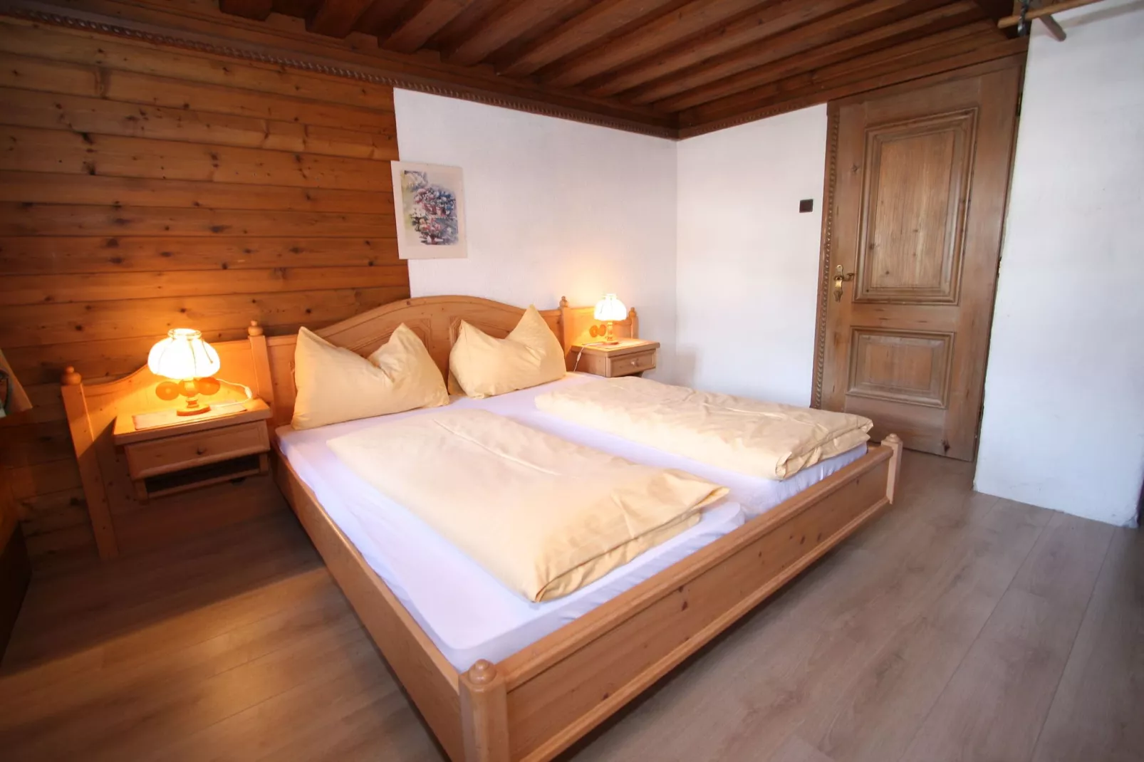 Isabella-Bedroom