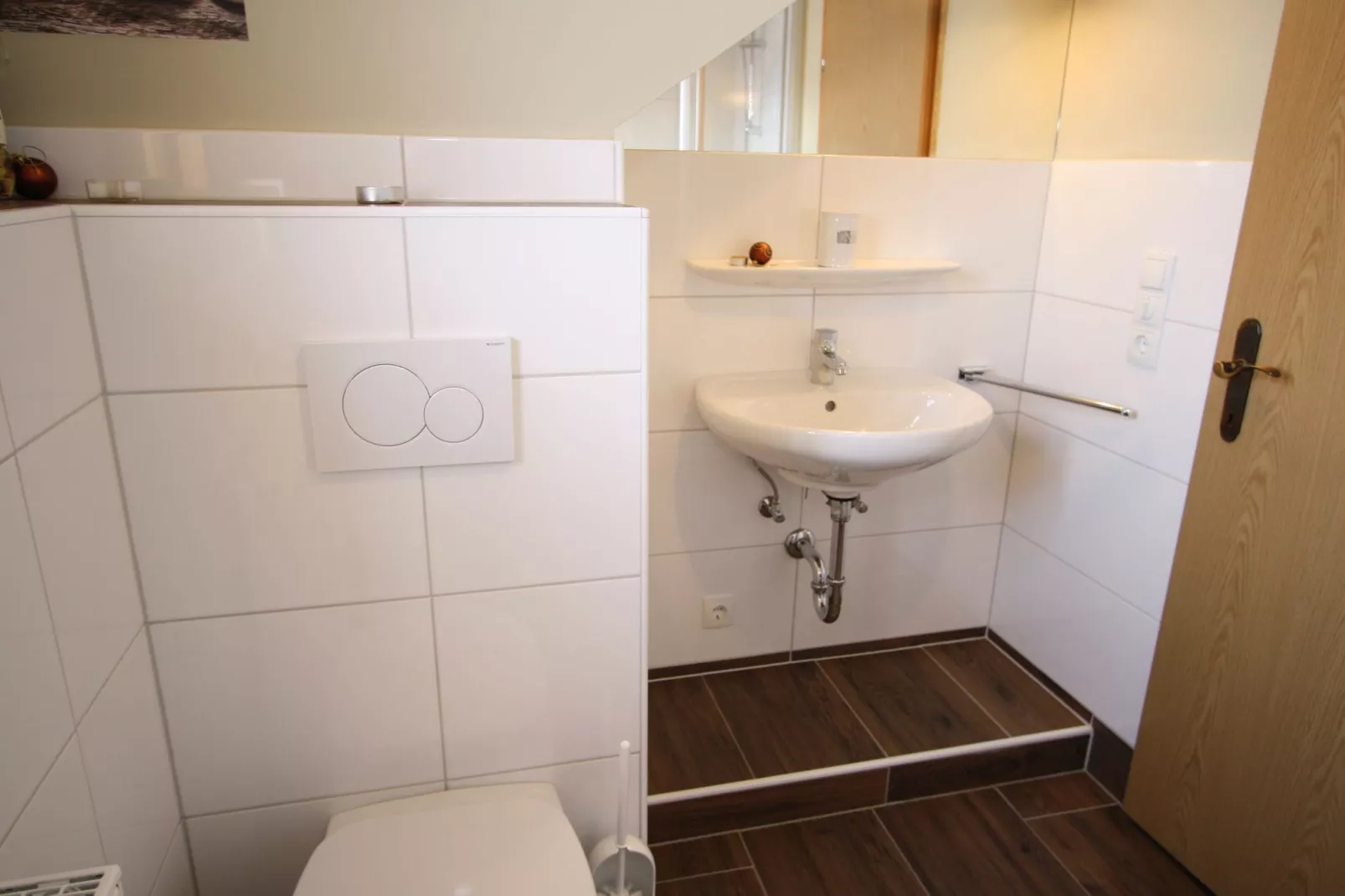 Isabella-Bathroom