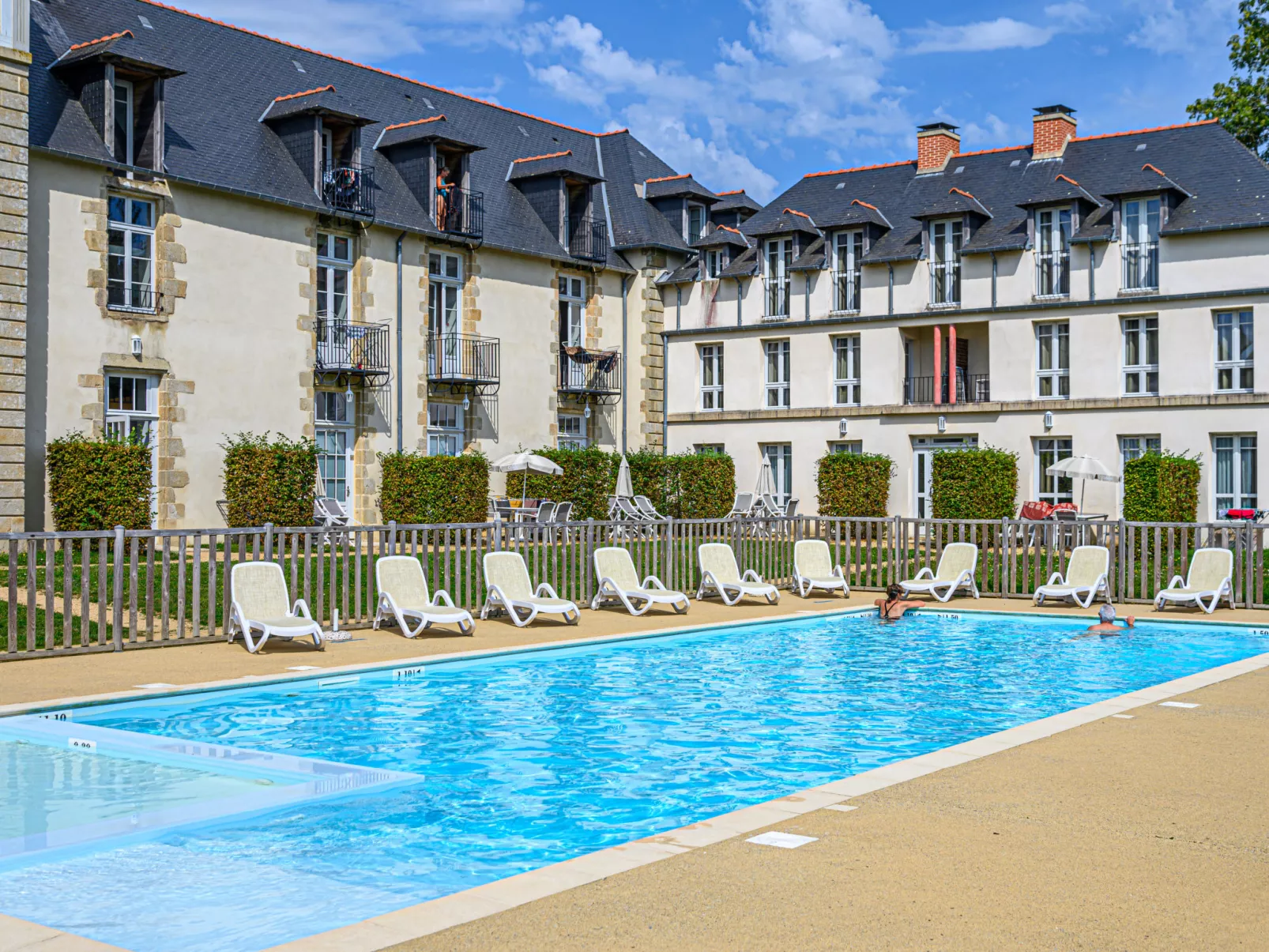 Château De Kergonano-Outside