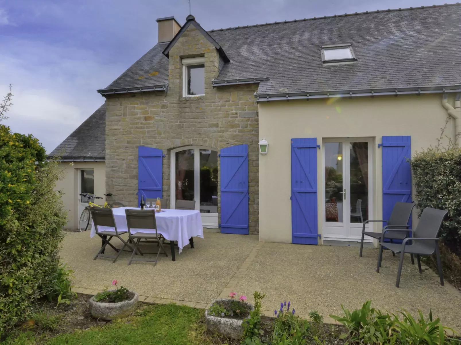 Charme des Govelins-Outside