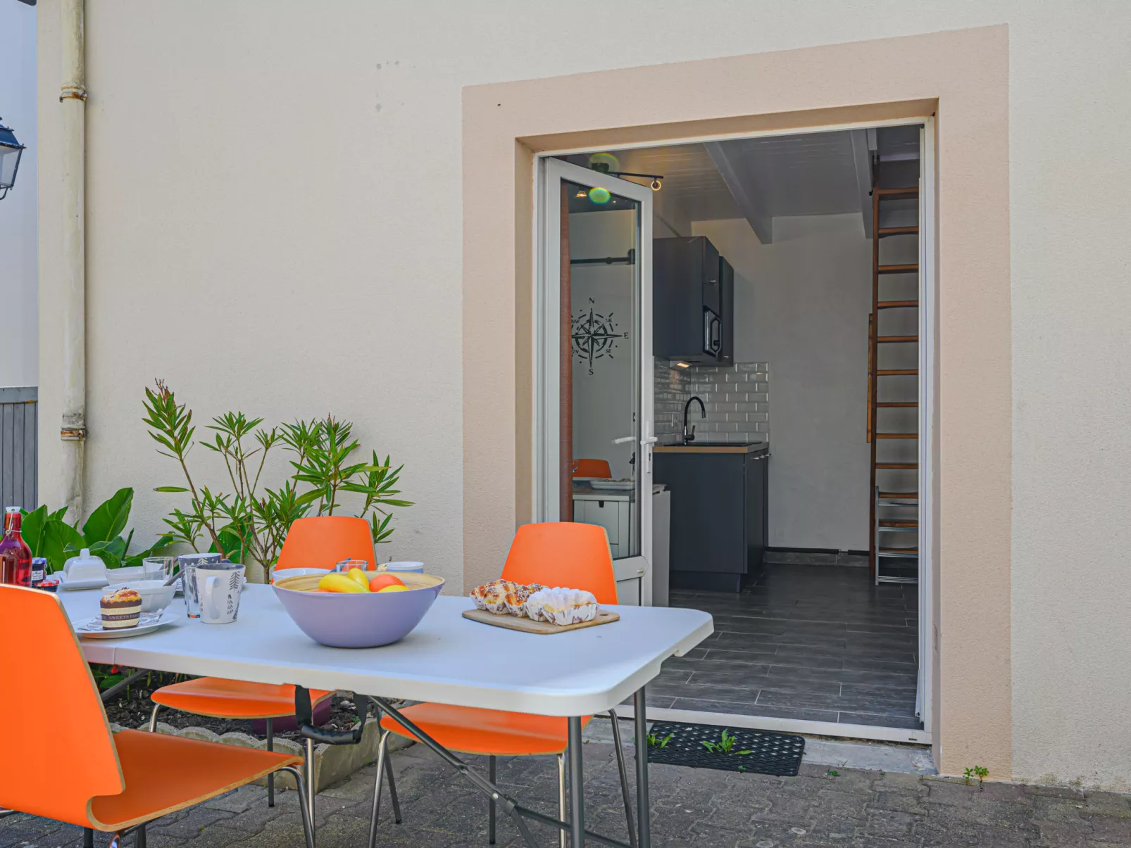Maison Des Lilas-Inside