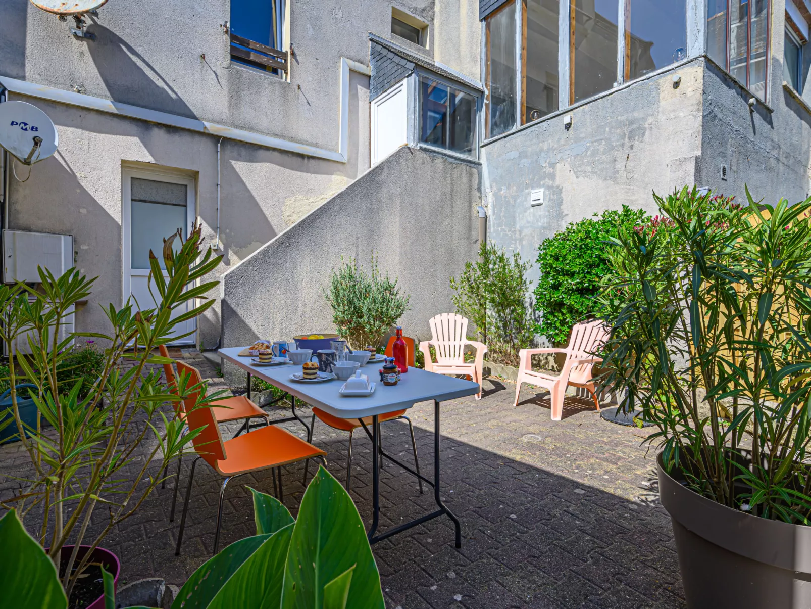 Maison Des Lilas-Outside