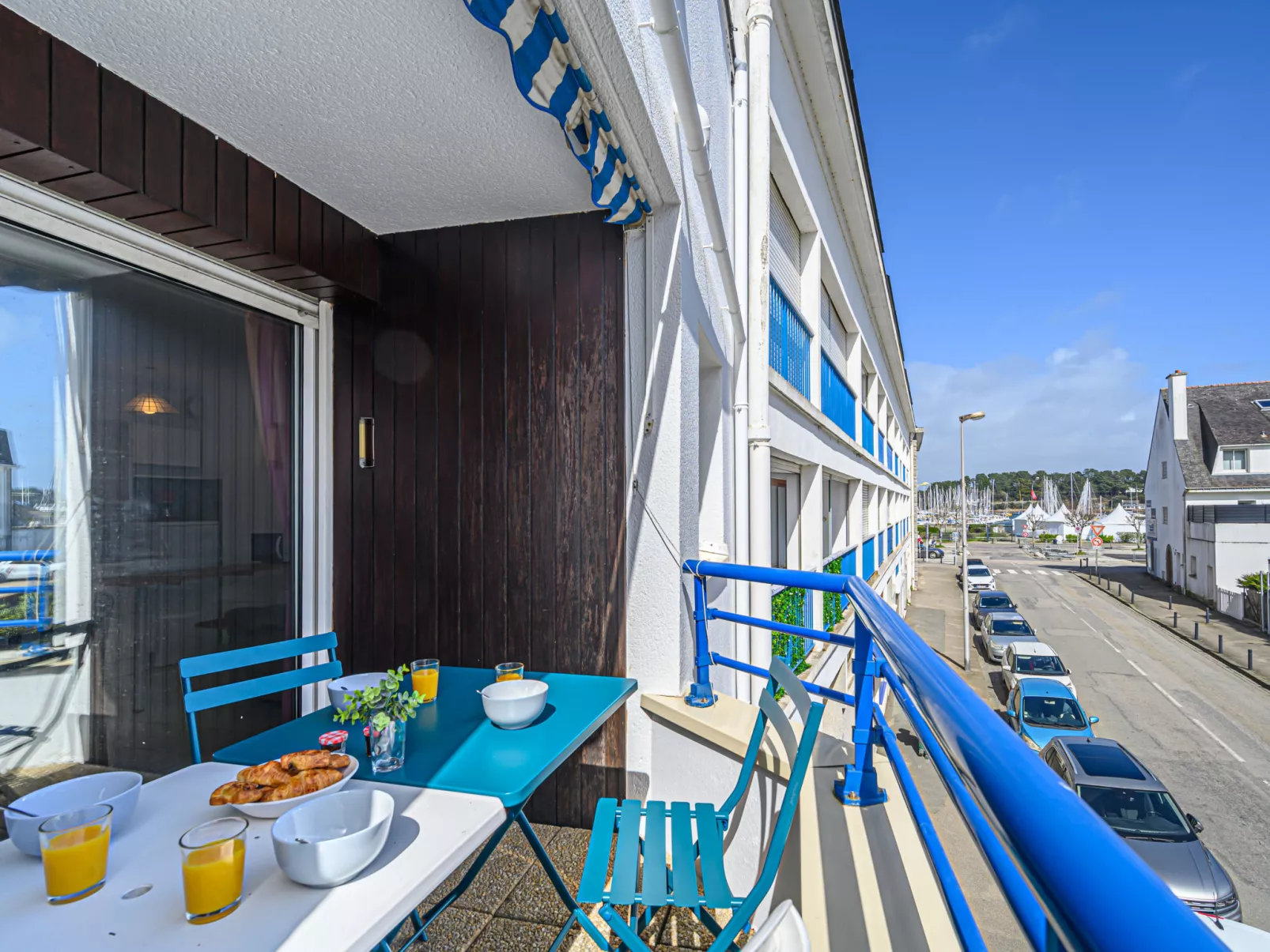 Le Galion-Outside