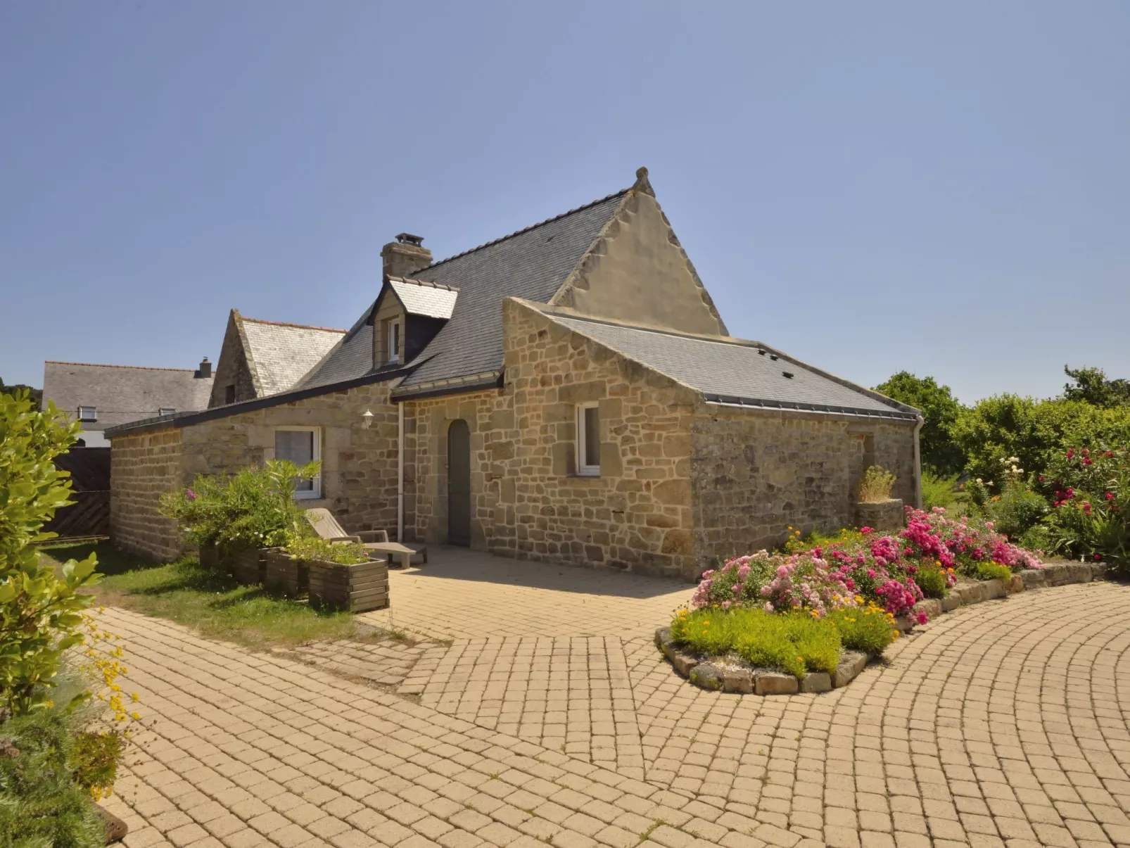 Groix-Outside