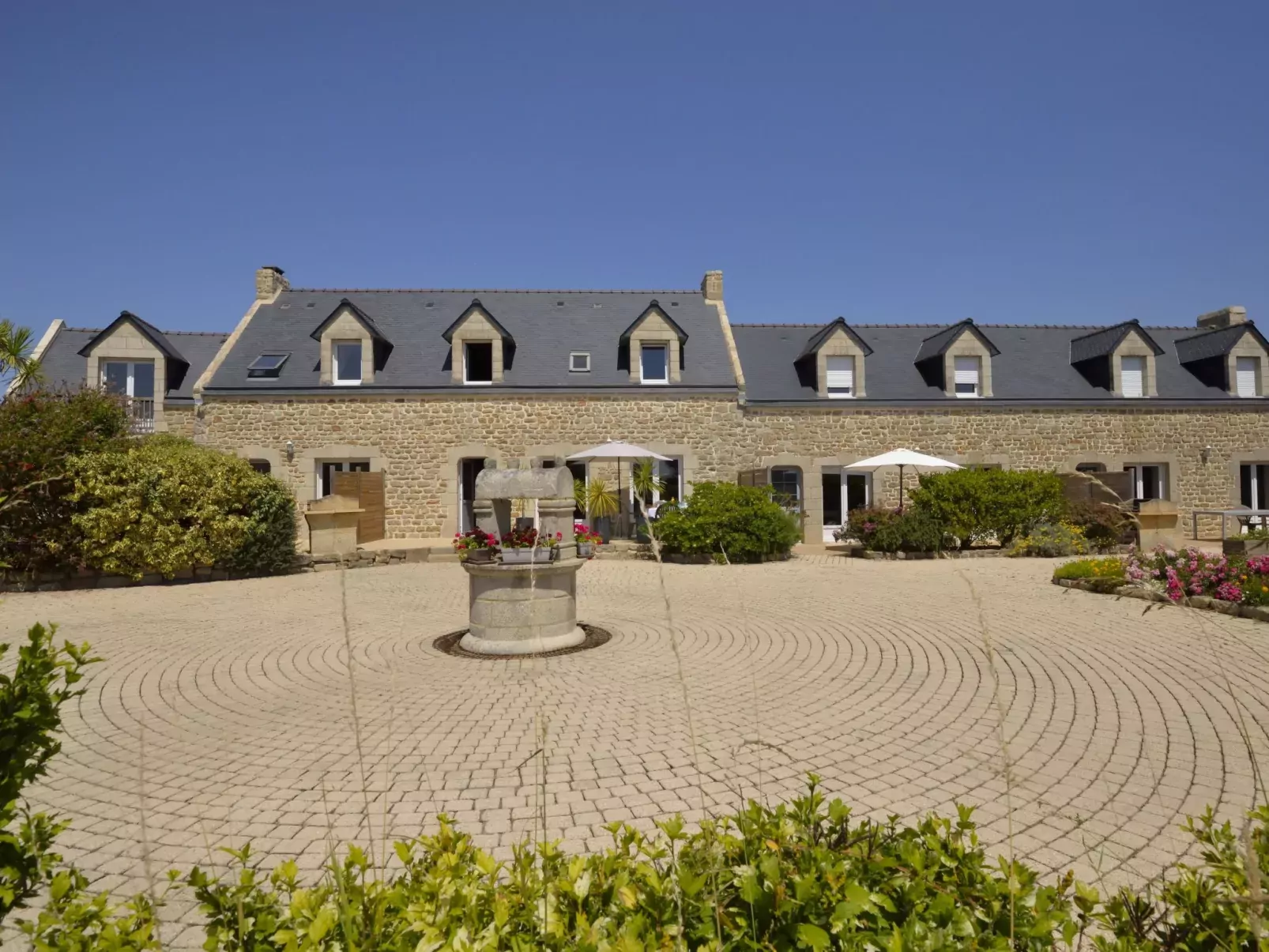 Houat-Hoedic-Belle-Ile-Outside