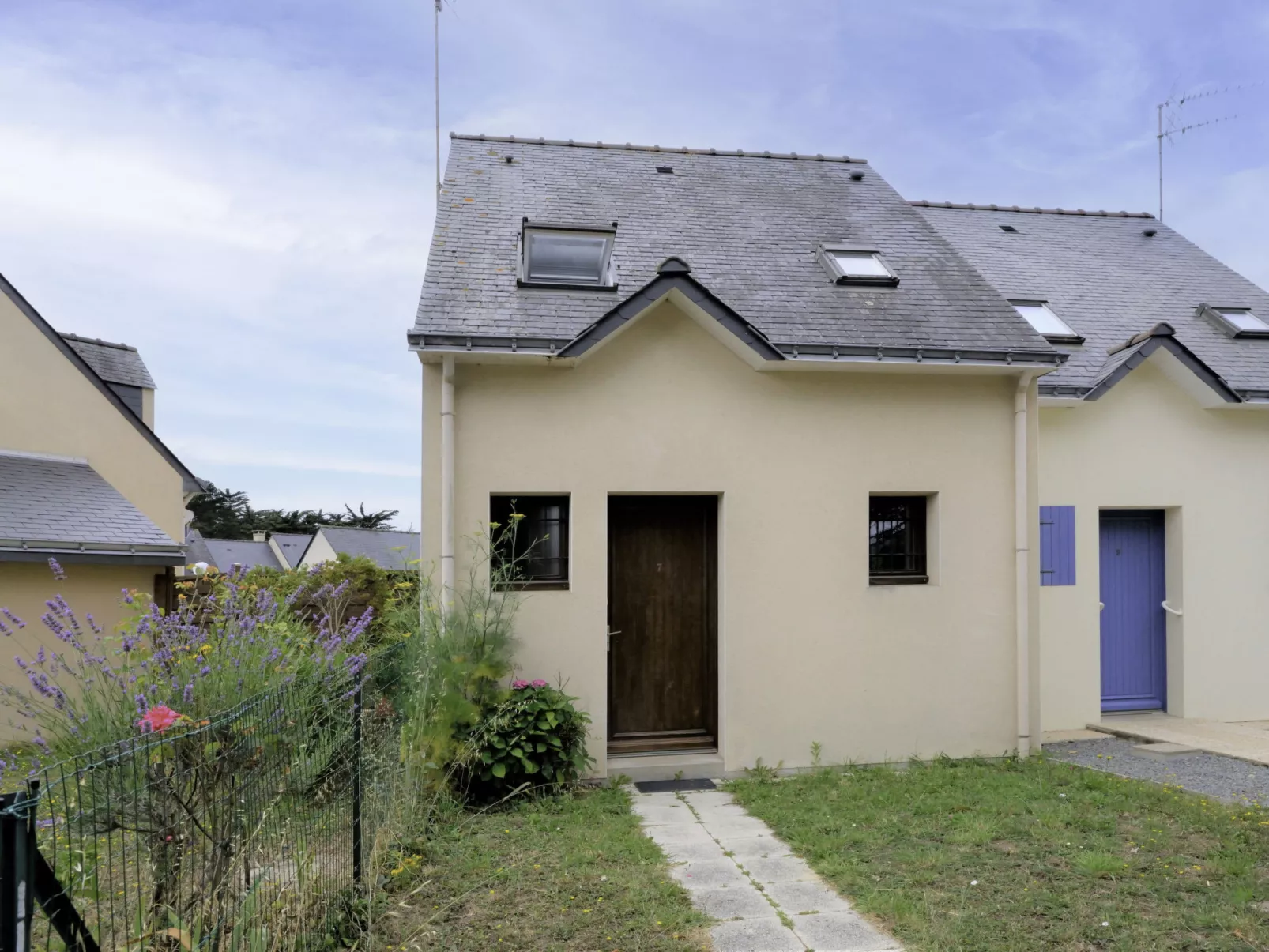 La Criée-Outside