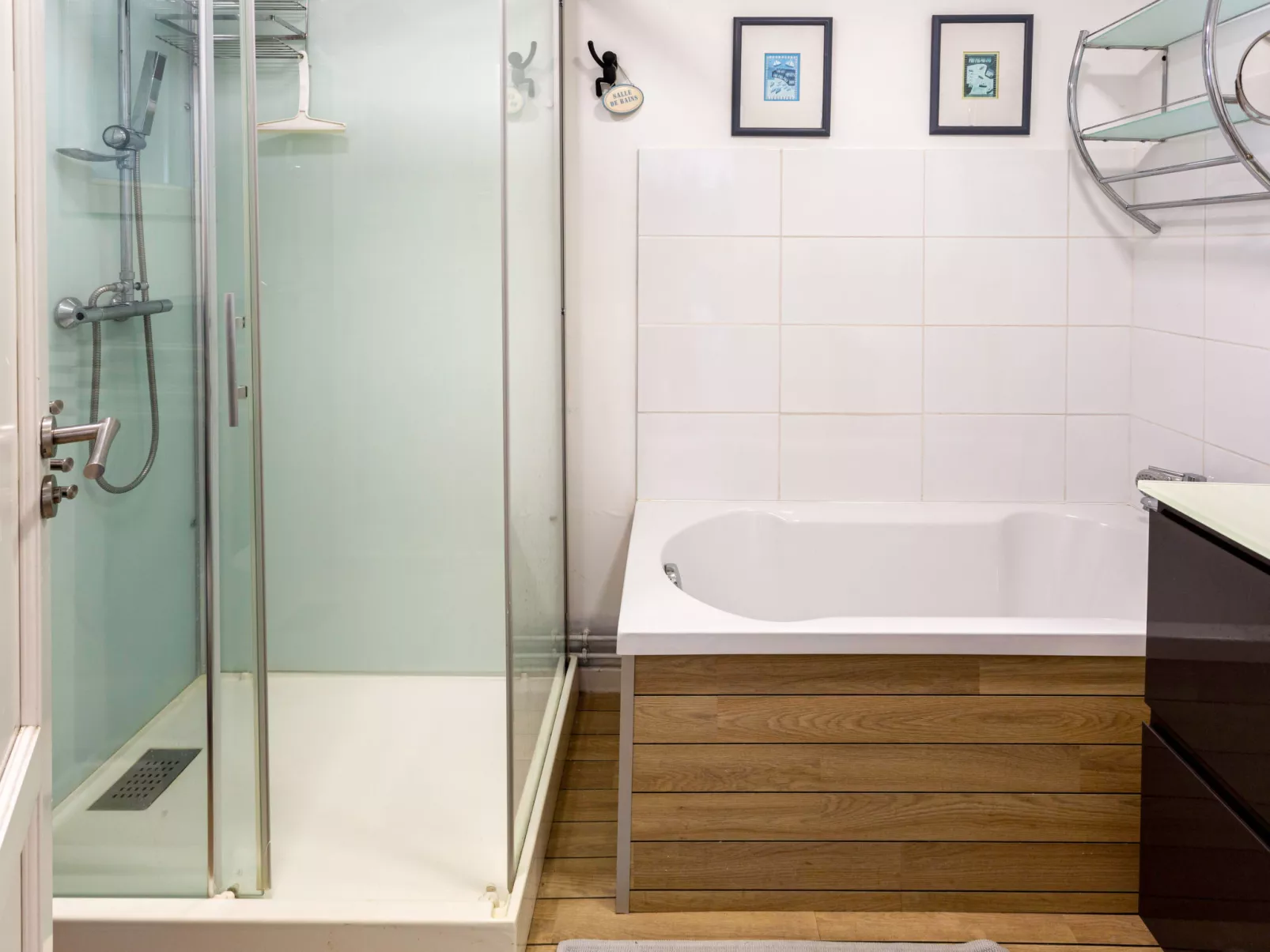 Le Bain du Papillon-Inside