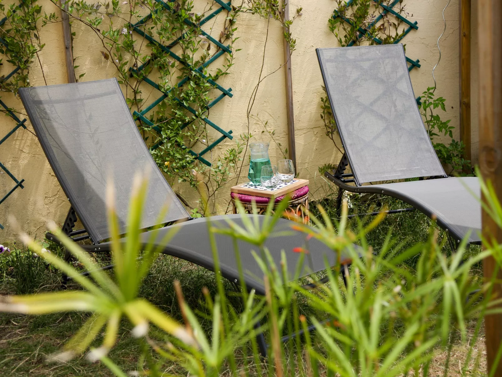 Jardin Secret-Outside