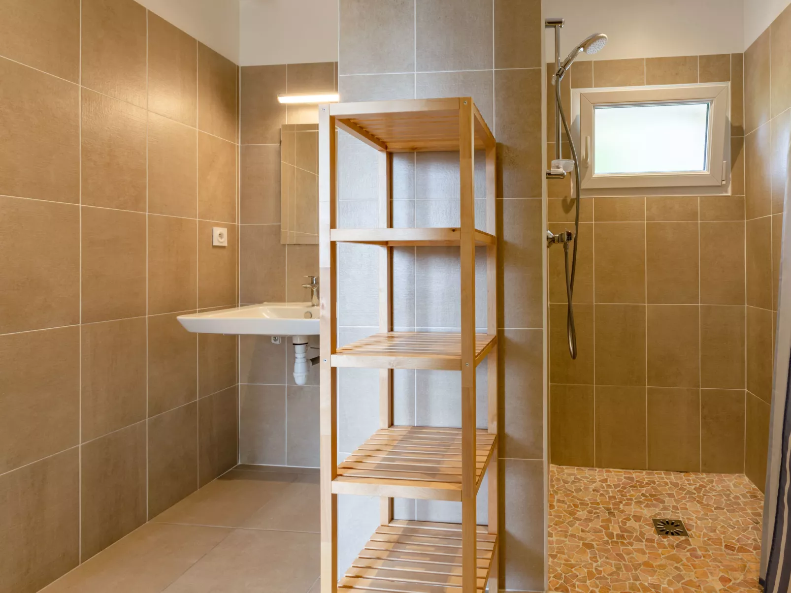 Maison Sainte Claire-Inside