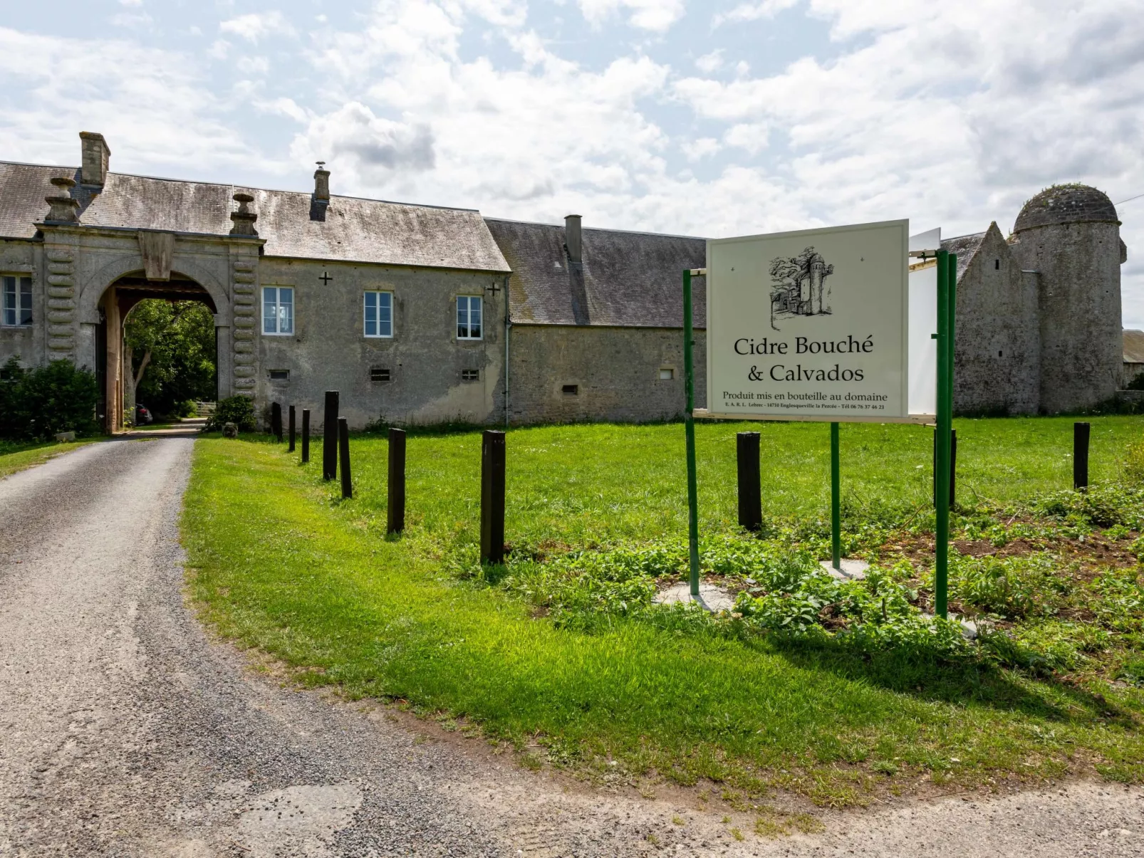 Maison Sainte Claire-Outside