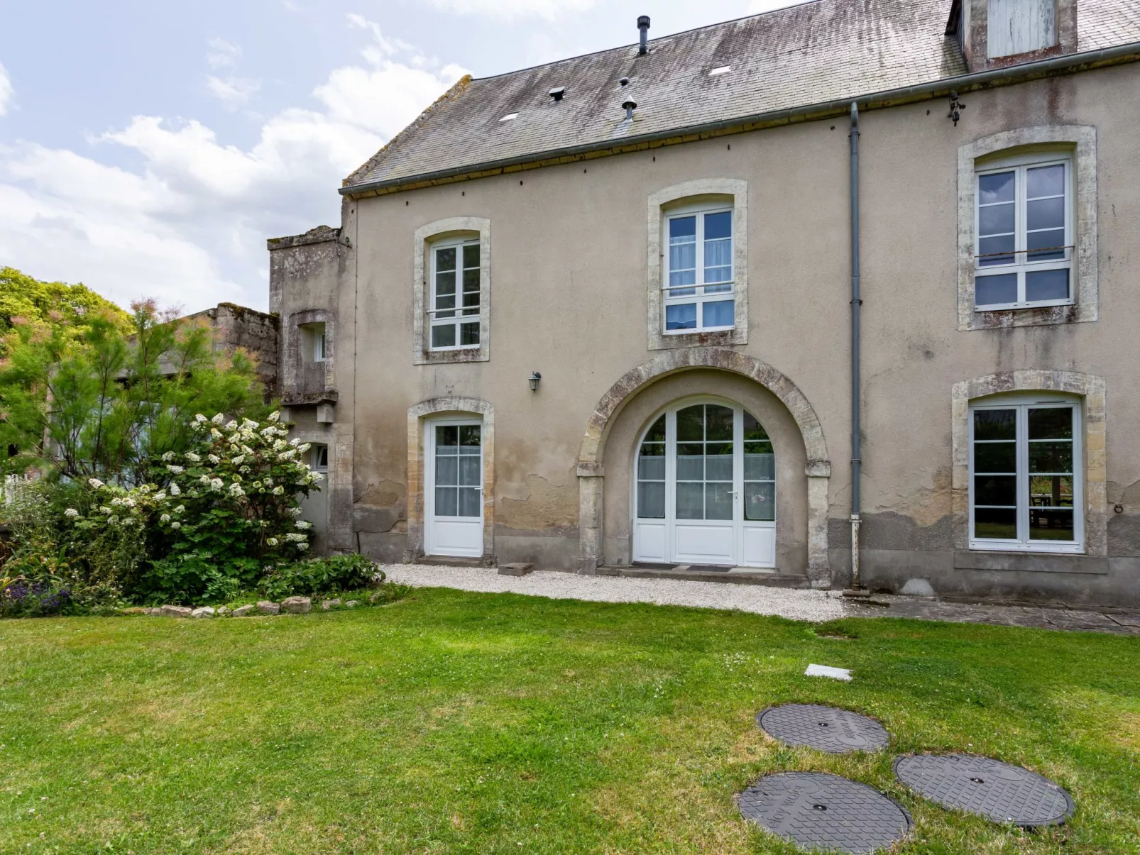 Maison Sainte Claire-Outside