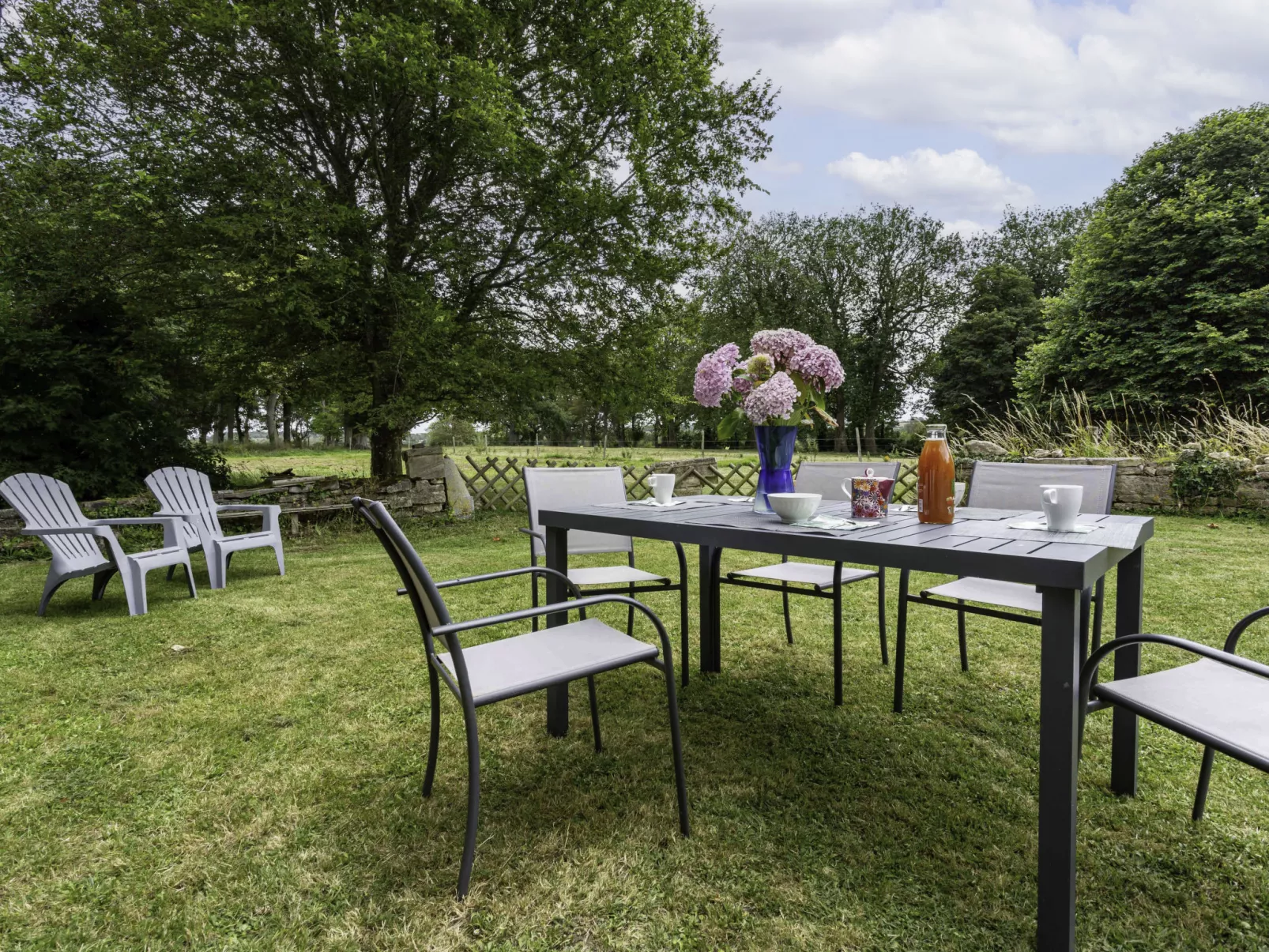 Maison Sainte Claire-Outside