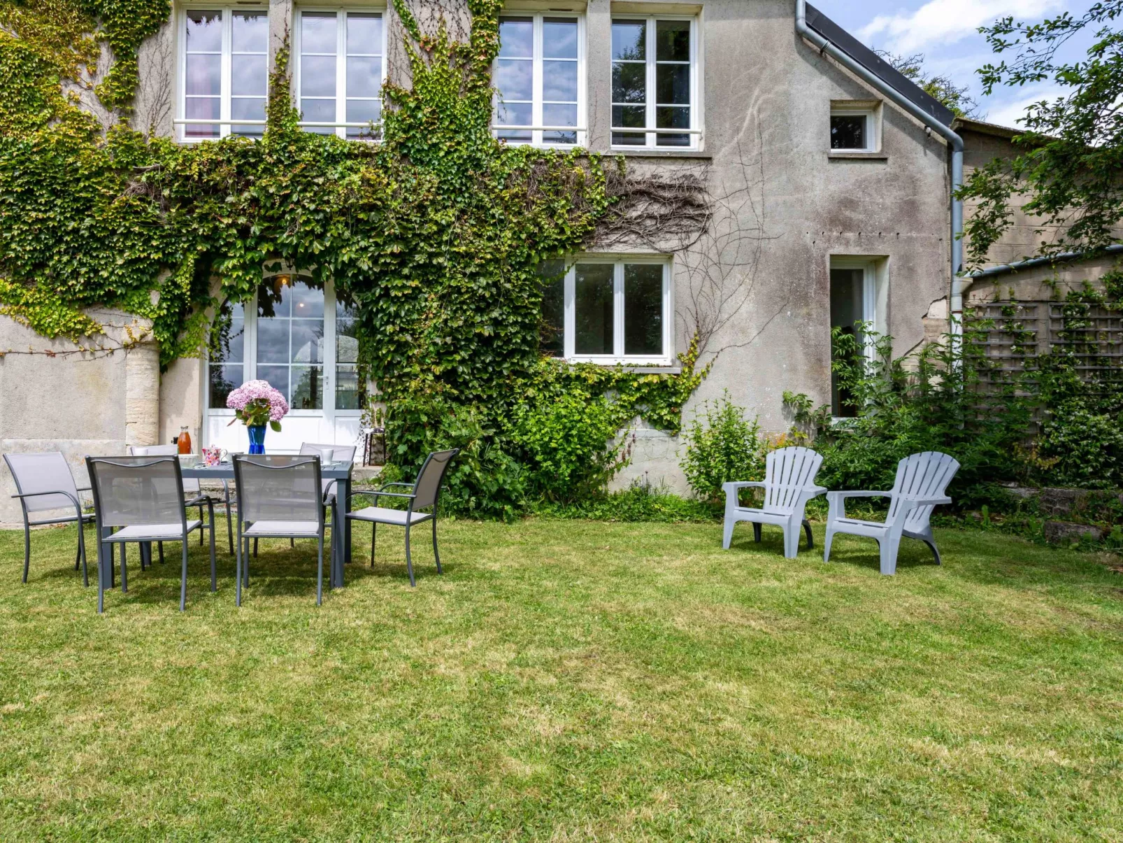 Maison Sainte Claire-Outside