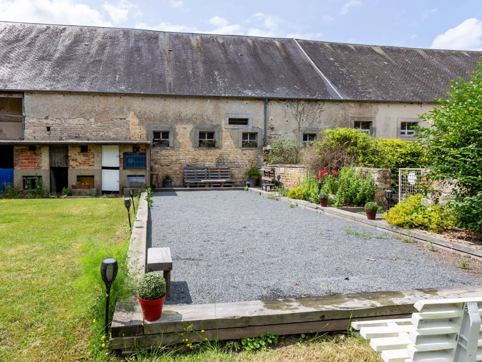Maison Sainte Claire-Outside