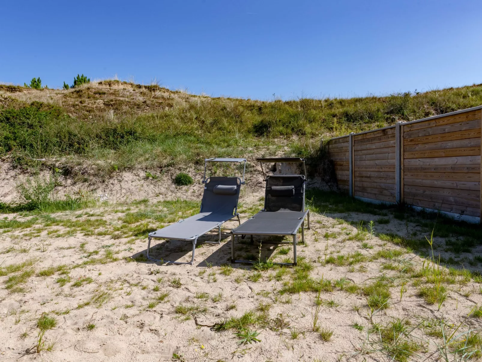 La Dune-Outside