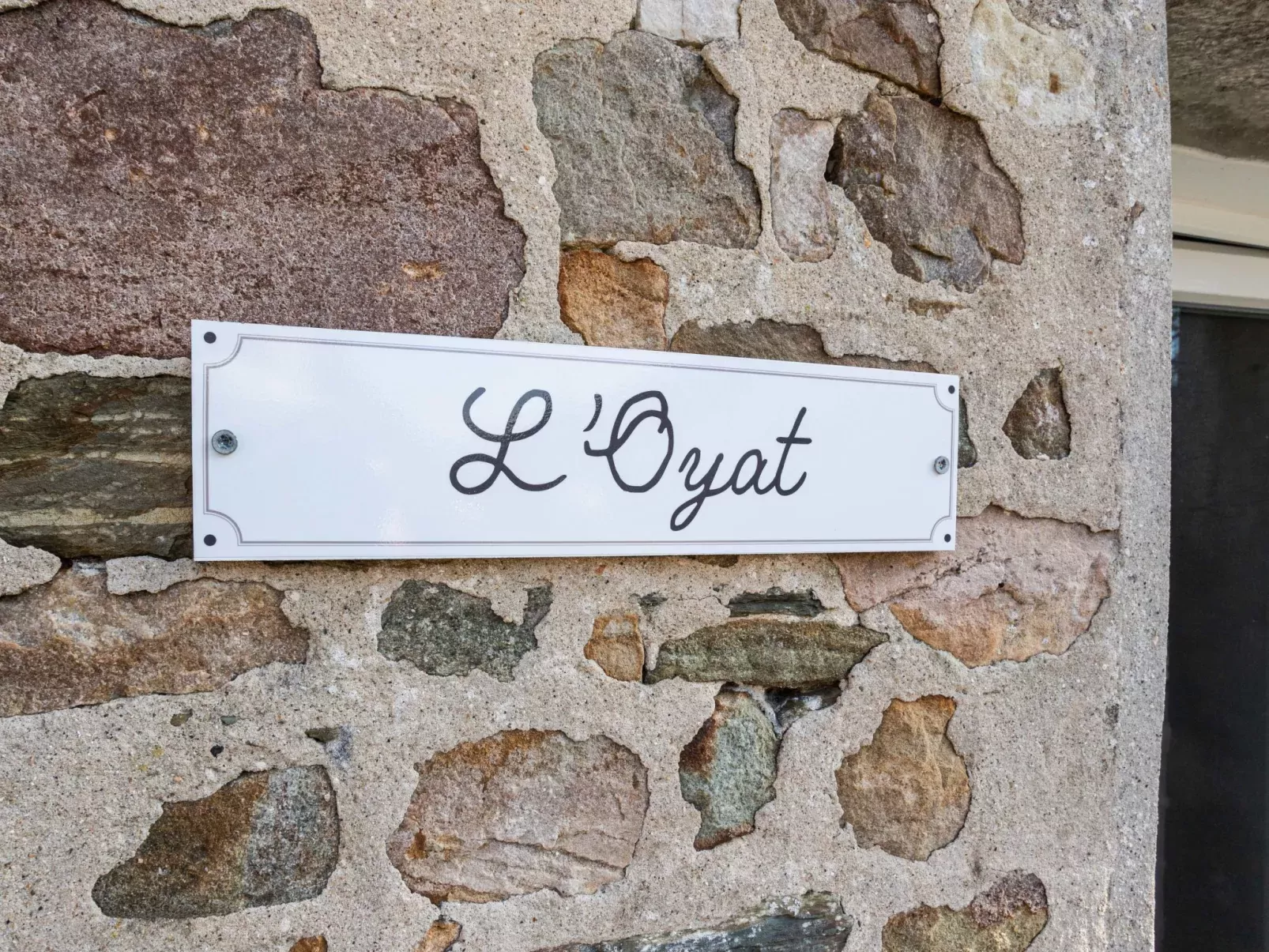 L'oyat-Inside