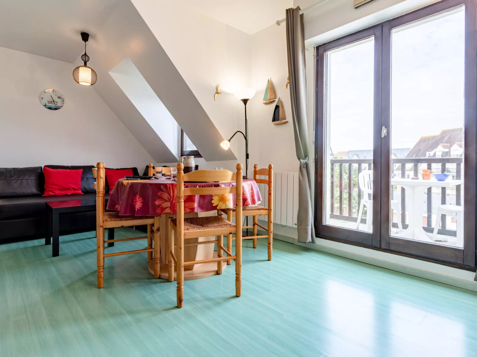 Cabourg Plage-Inside