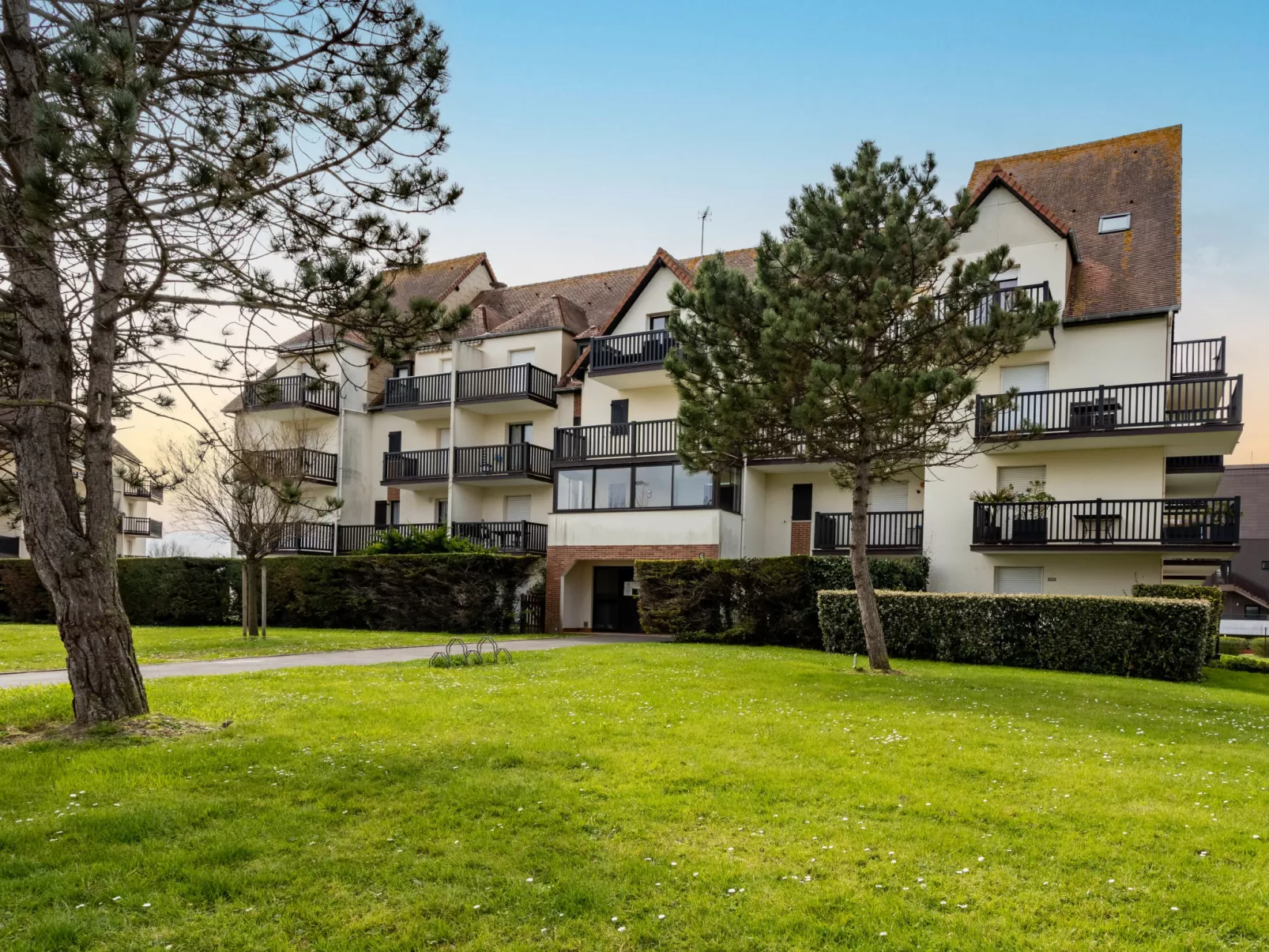 Cabourg Plage-Outside