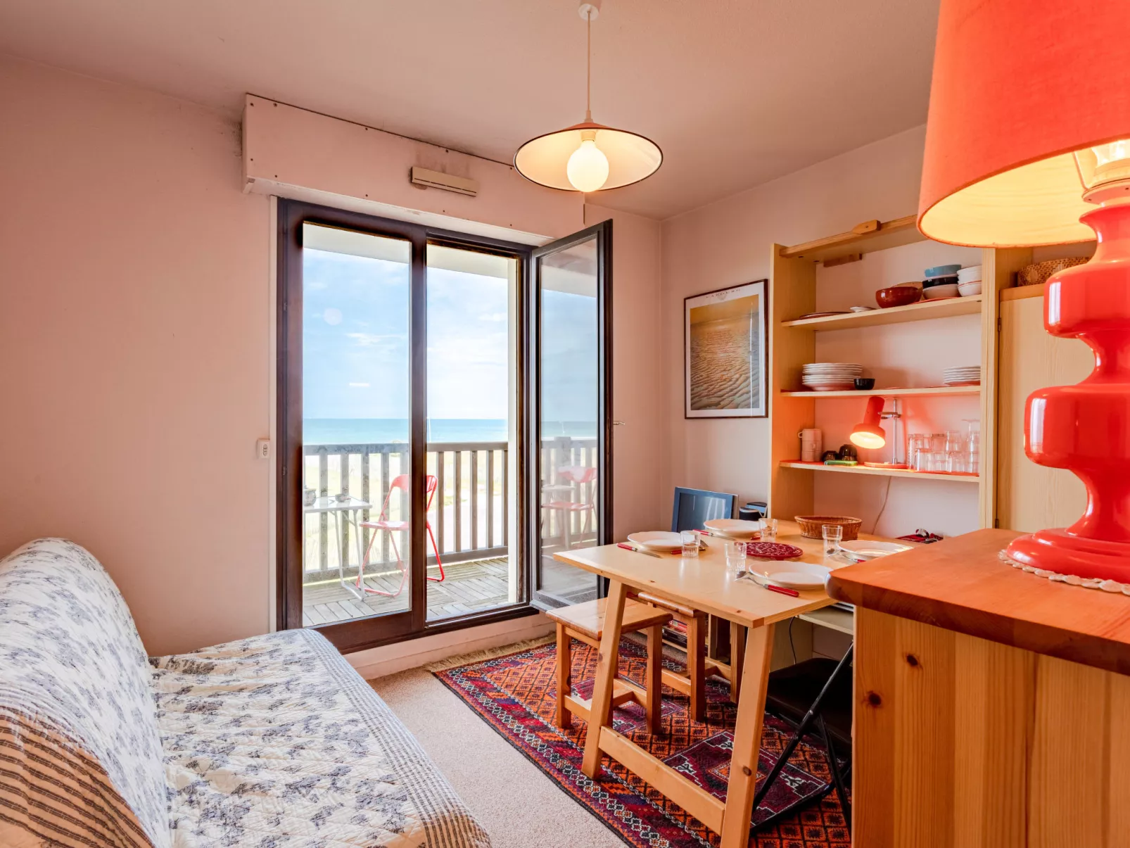 Cabourg Plage-Inside