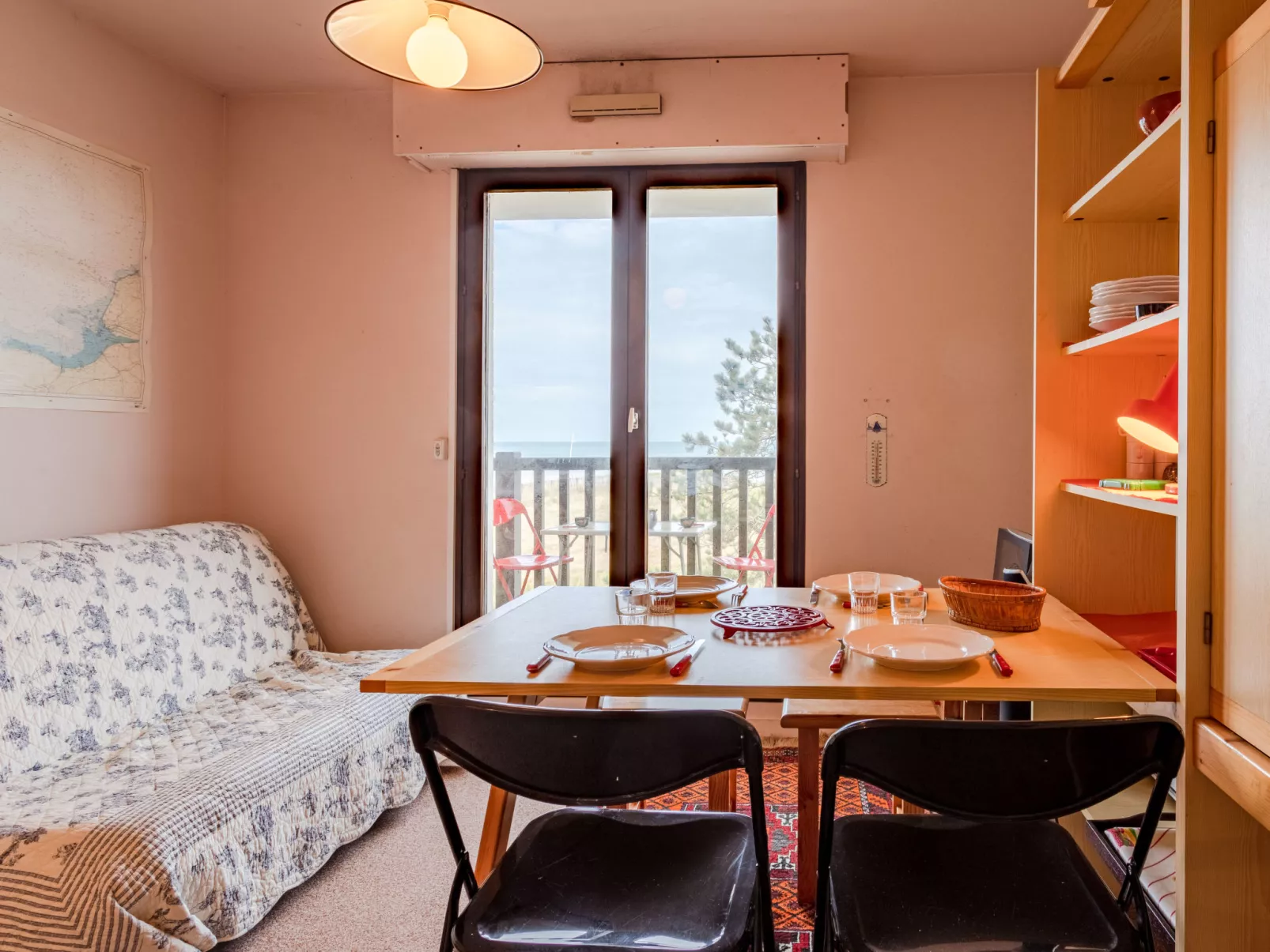 Cabourg Plage-Inside
