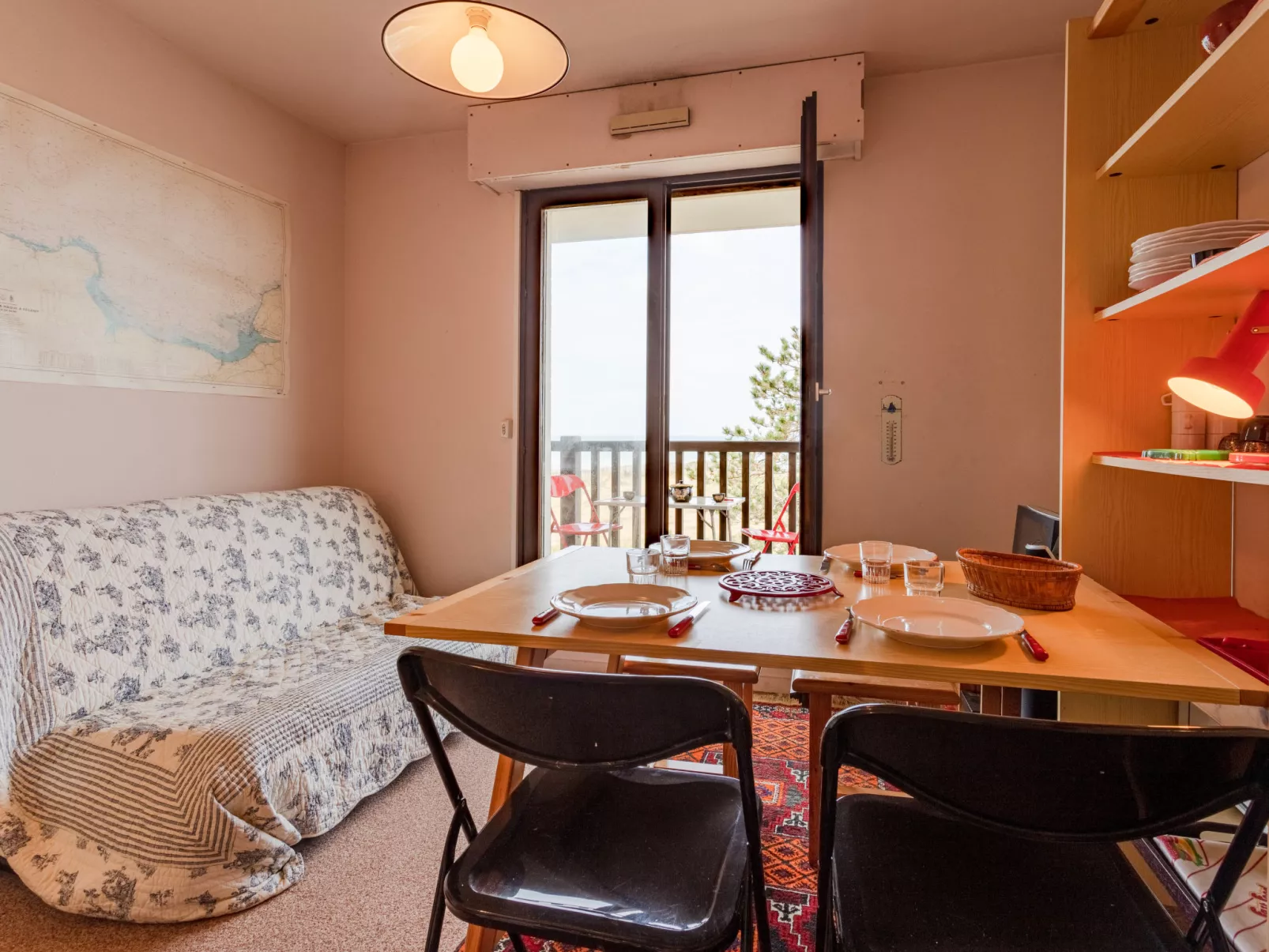 Cabourg Plage-Inside