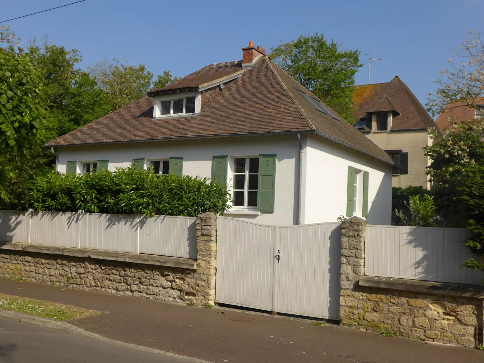 Sunny Lodge-Outside