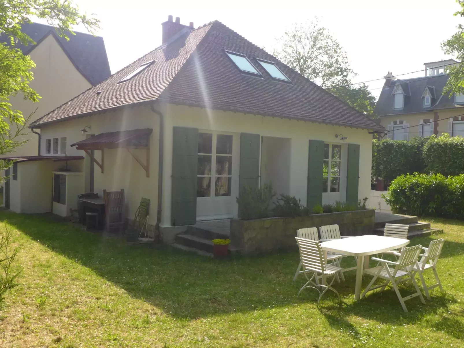 Sunny Lodge-Outside