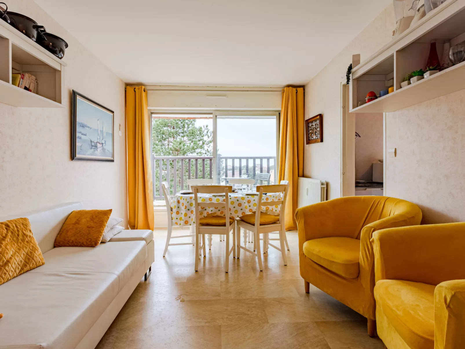 Bel Cabourg-Inside