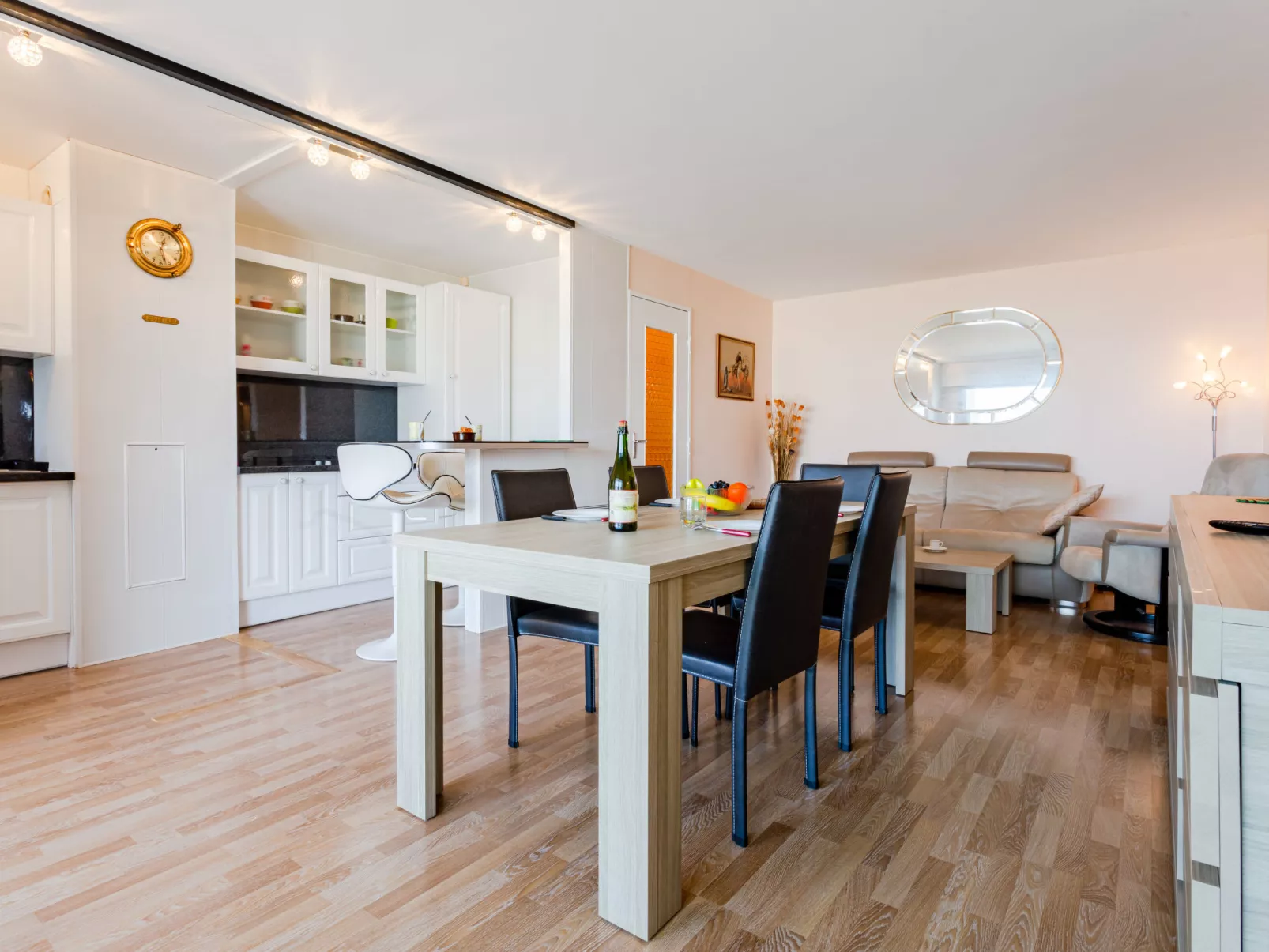 Cap Cabourg-Inside