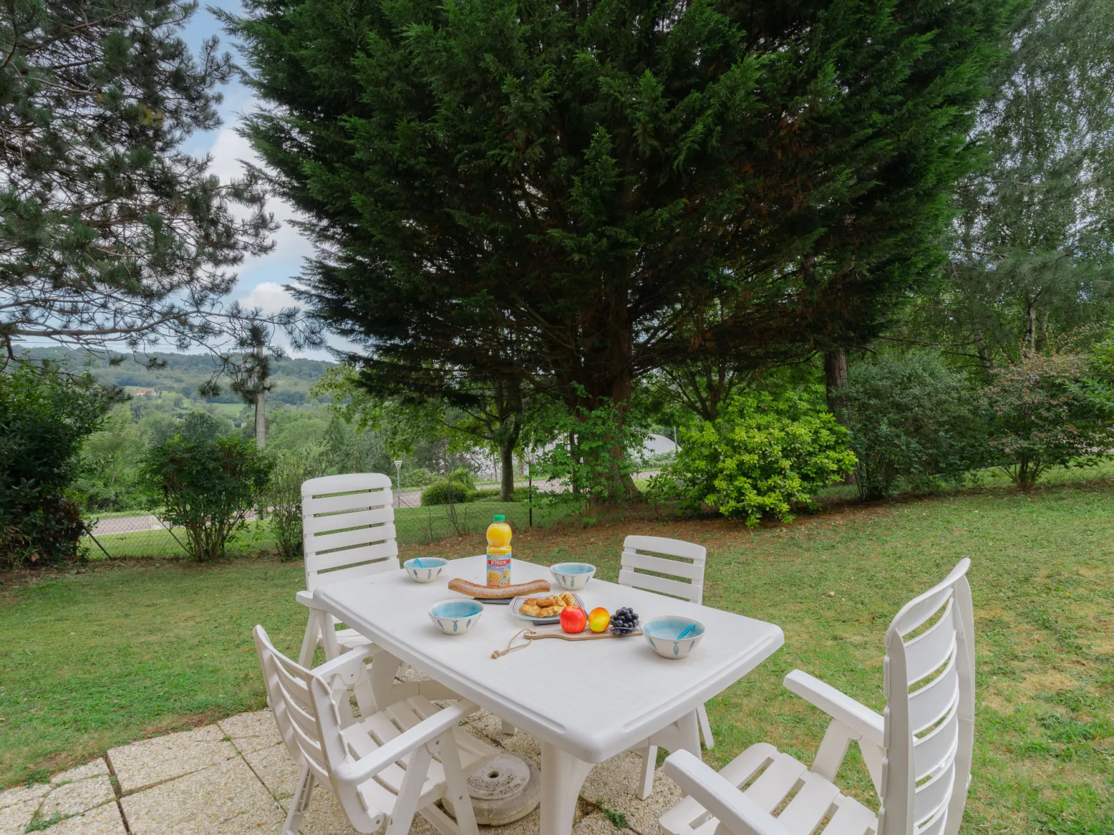 La Cour du Moulin-Outside