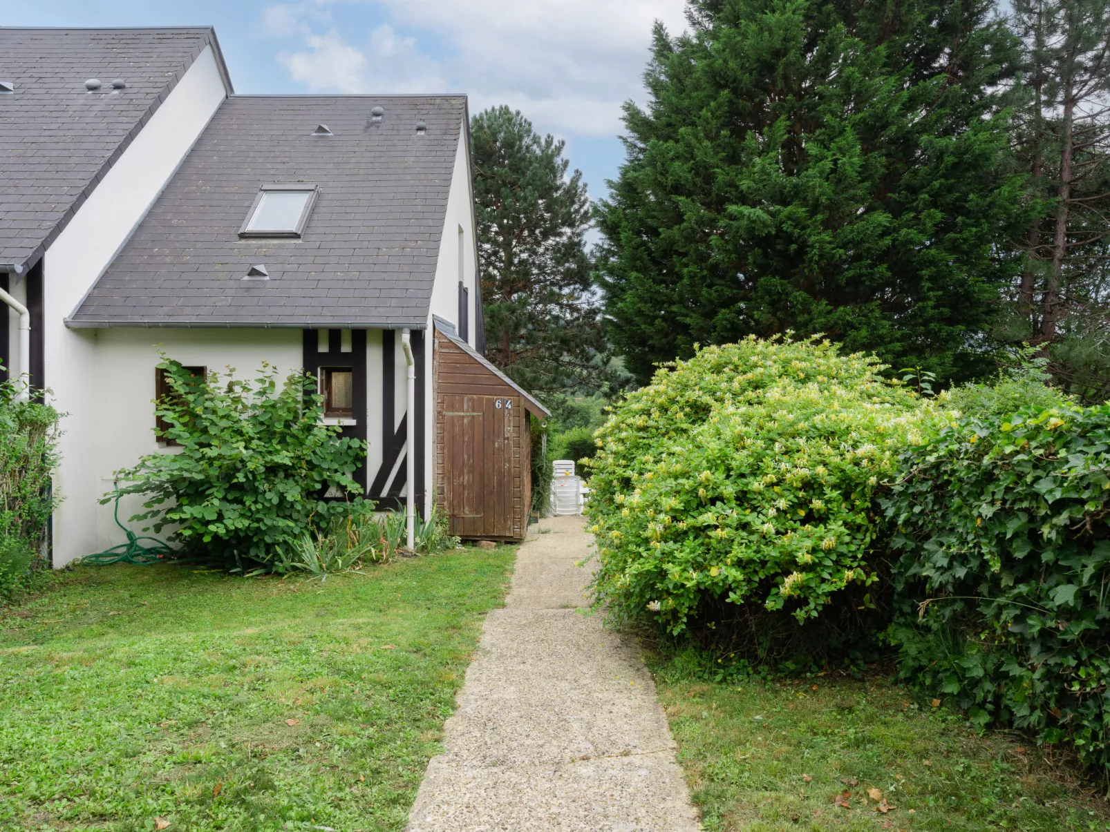 La Cour du Moulin-Outside