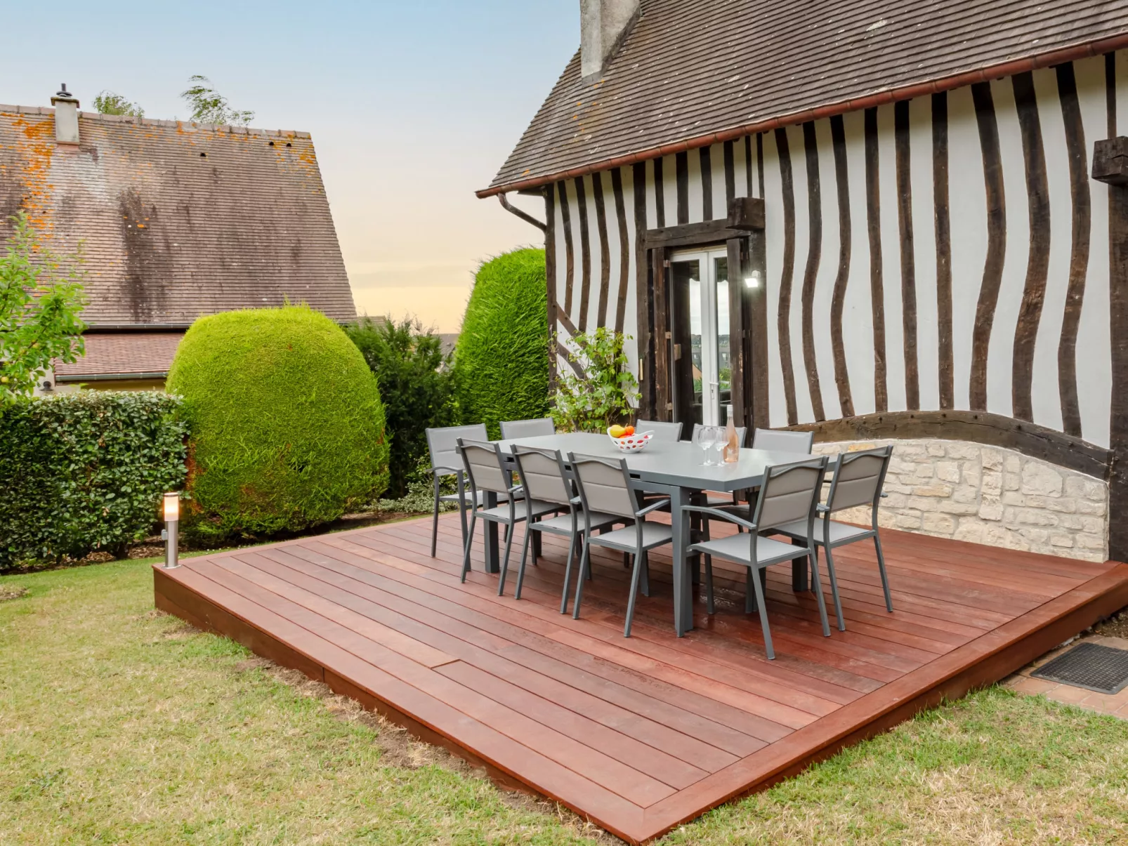La Normande-Outside