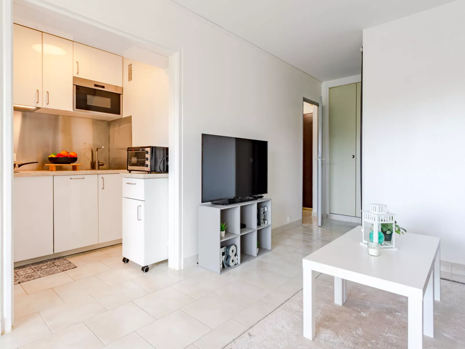 Les Flots Bleus-Inside