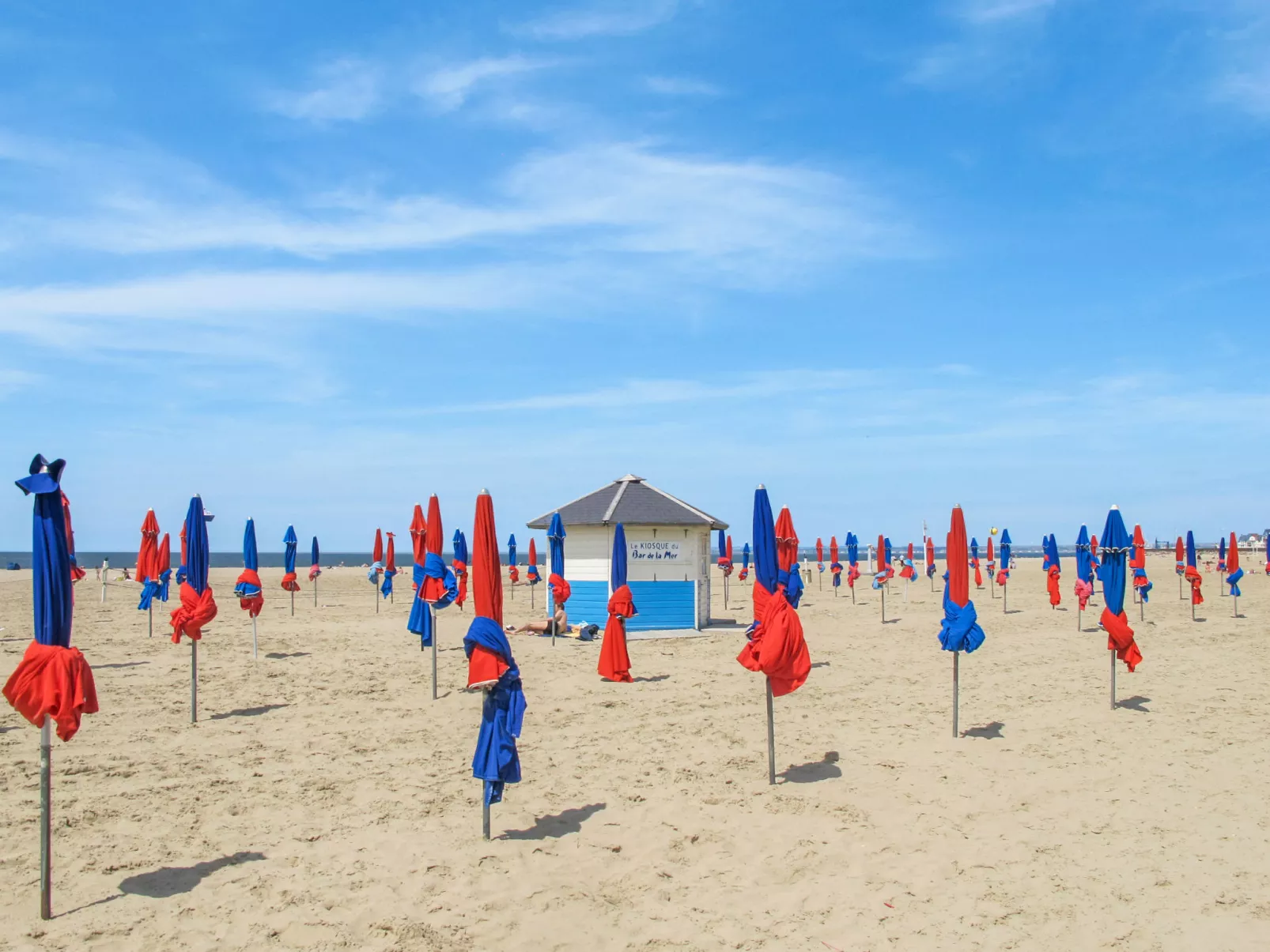 Les Flots Bleus-Area