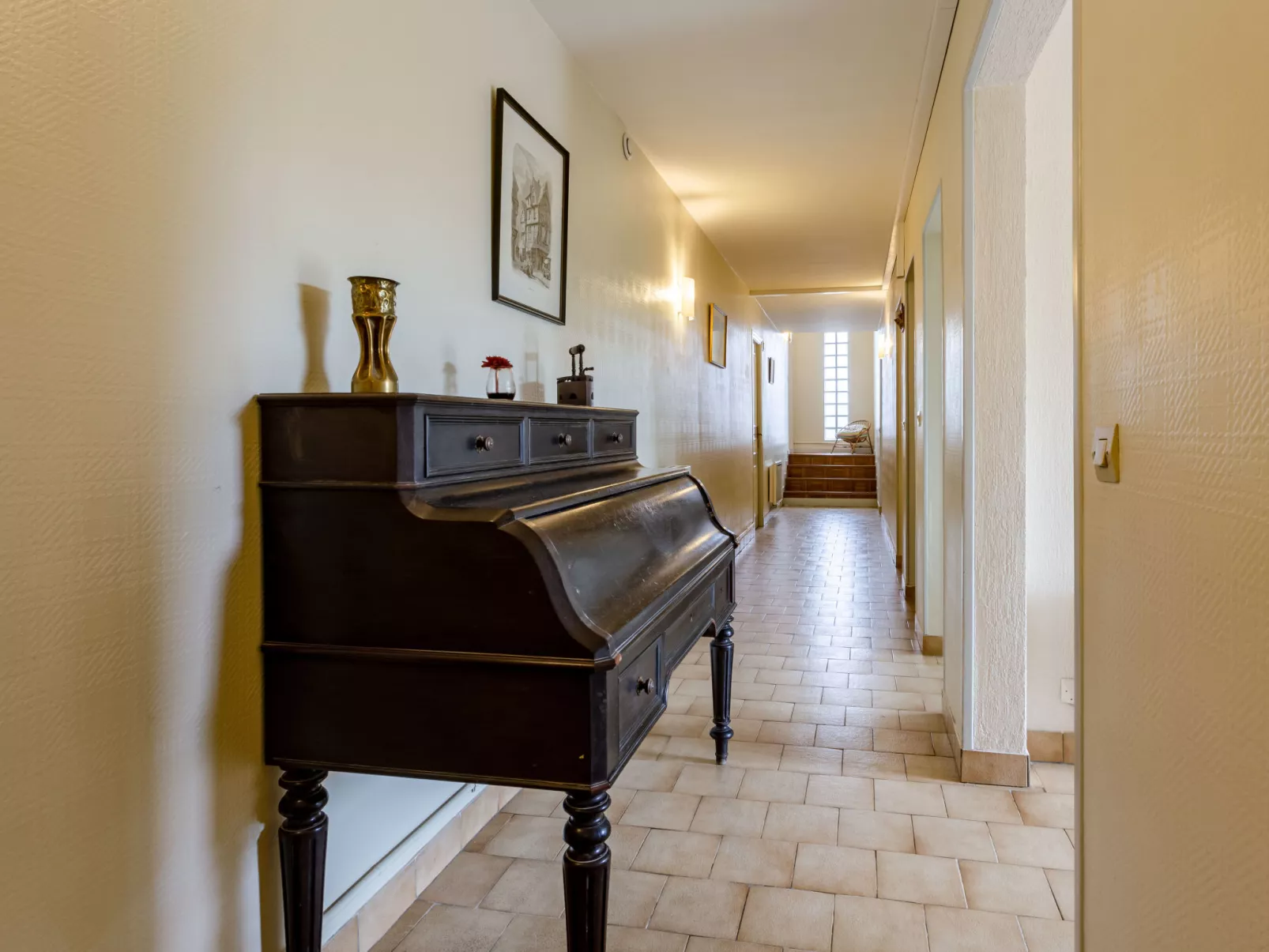 Le Saint Vigor-Inside