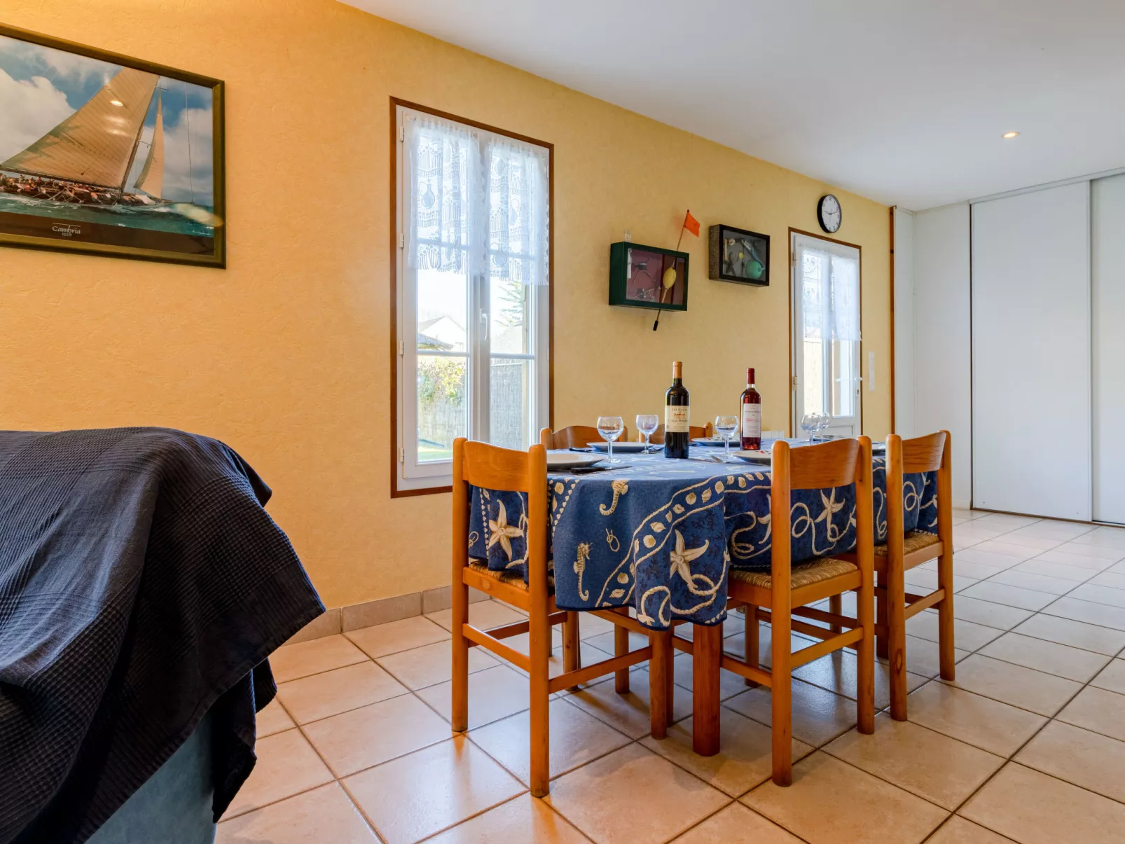 Chez Laurette-Inside