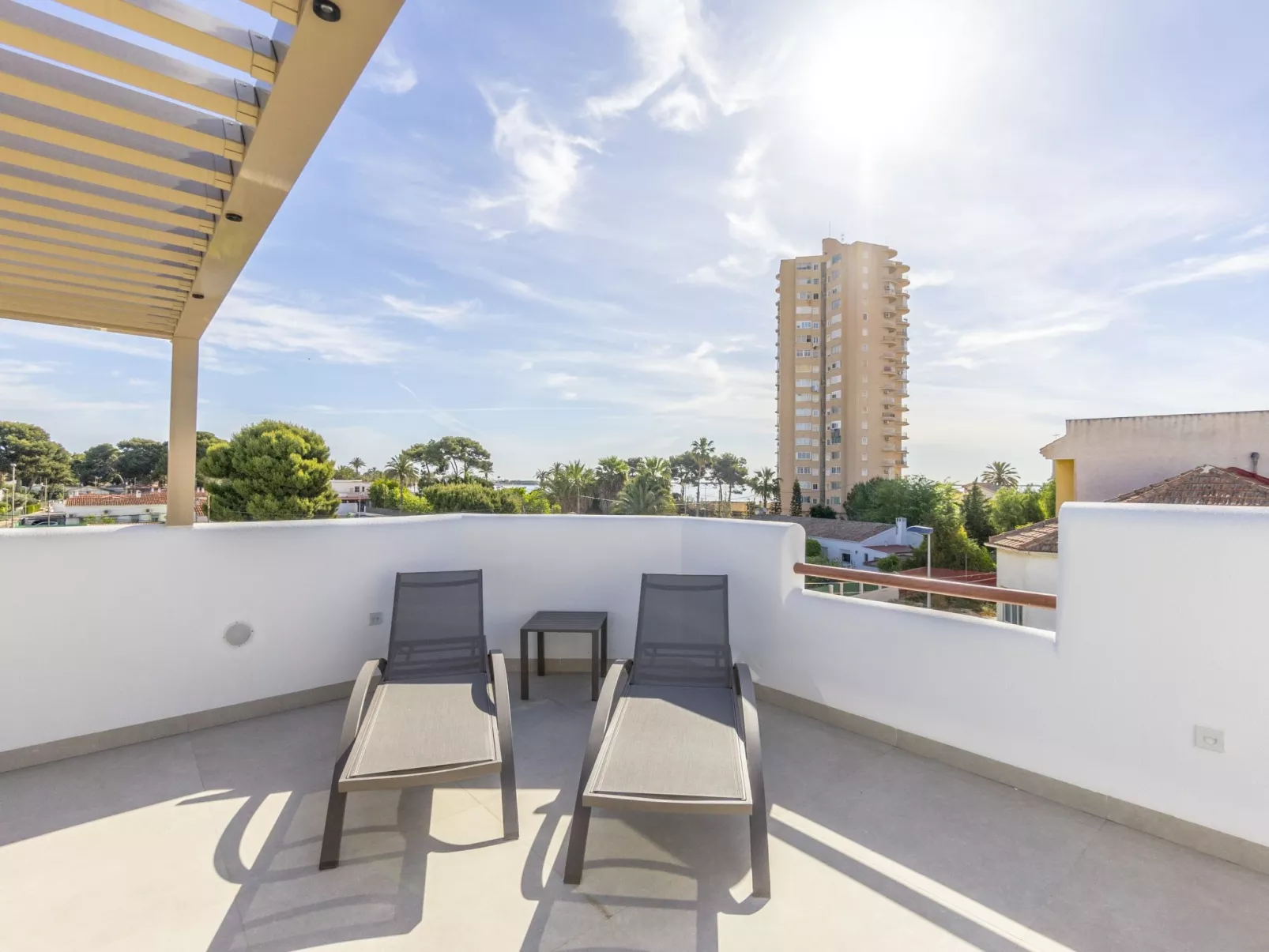 Tropical Beach Penthouse-Dedans