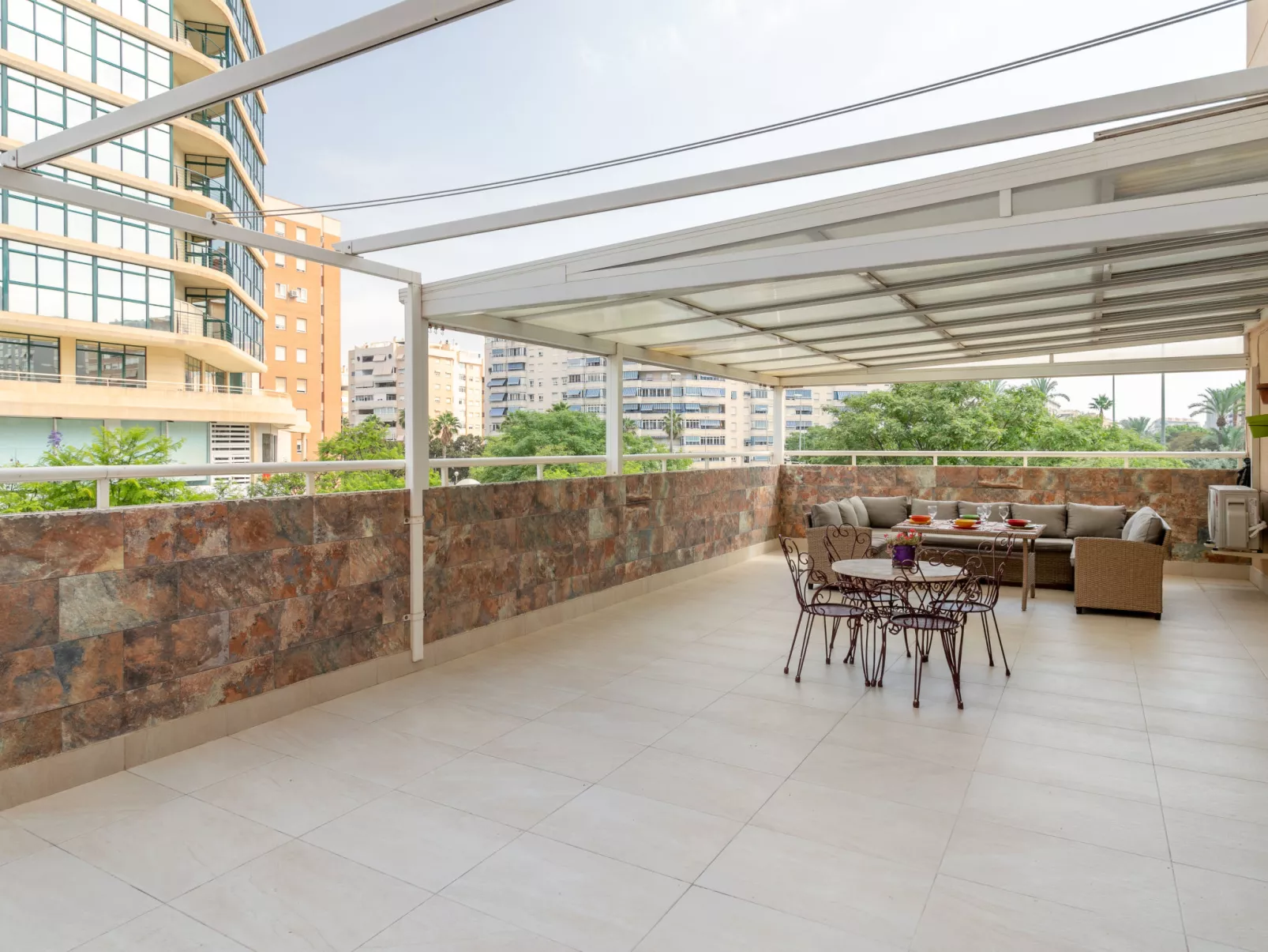 EssensacionesHome / Los Almendros-Outside