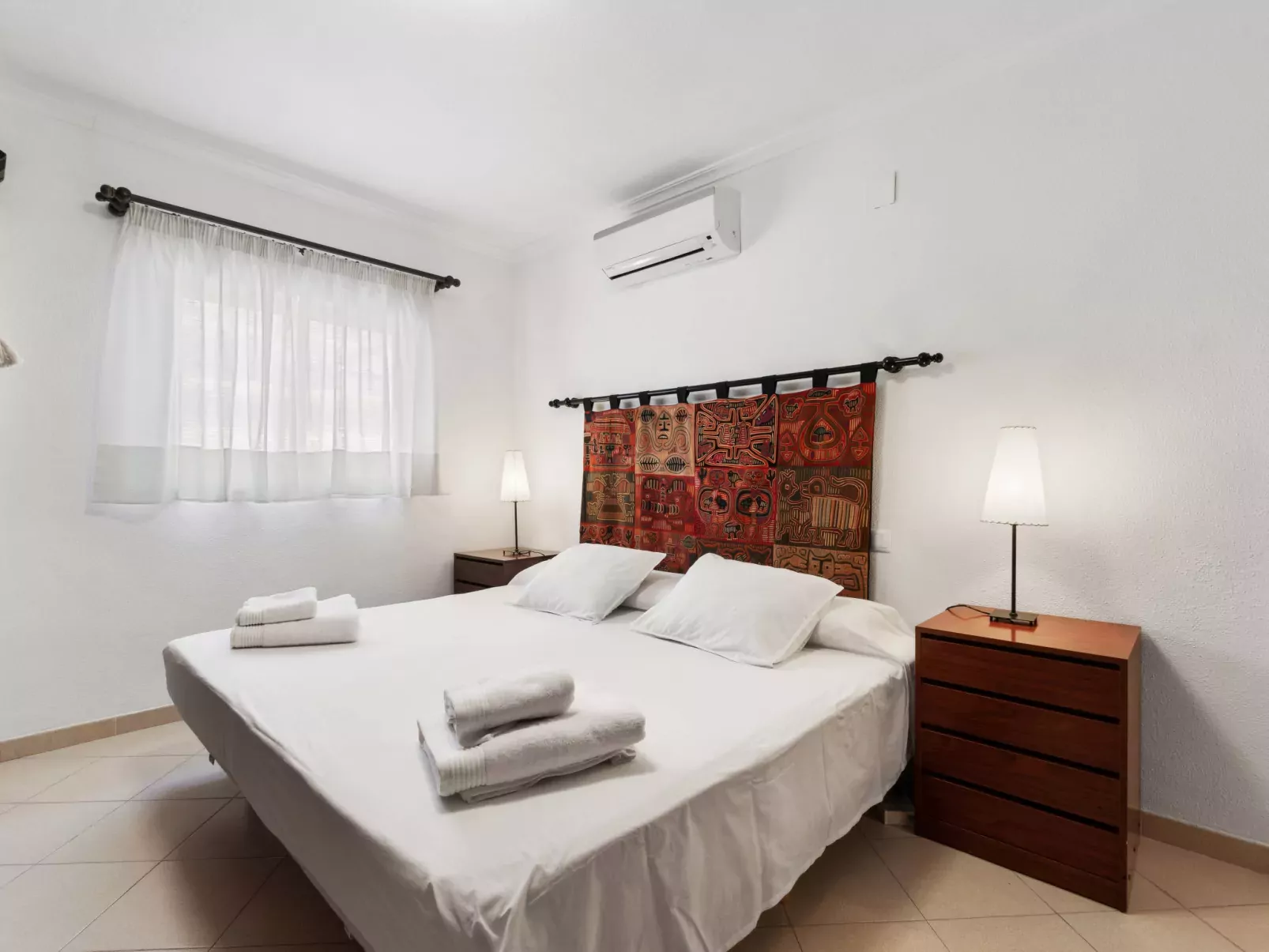 EssensacionesHome / Los Almendros-Inside