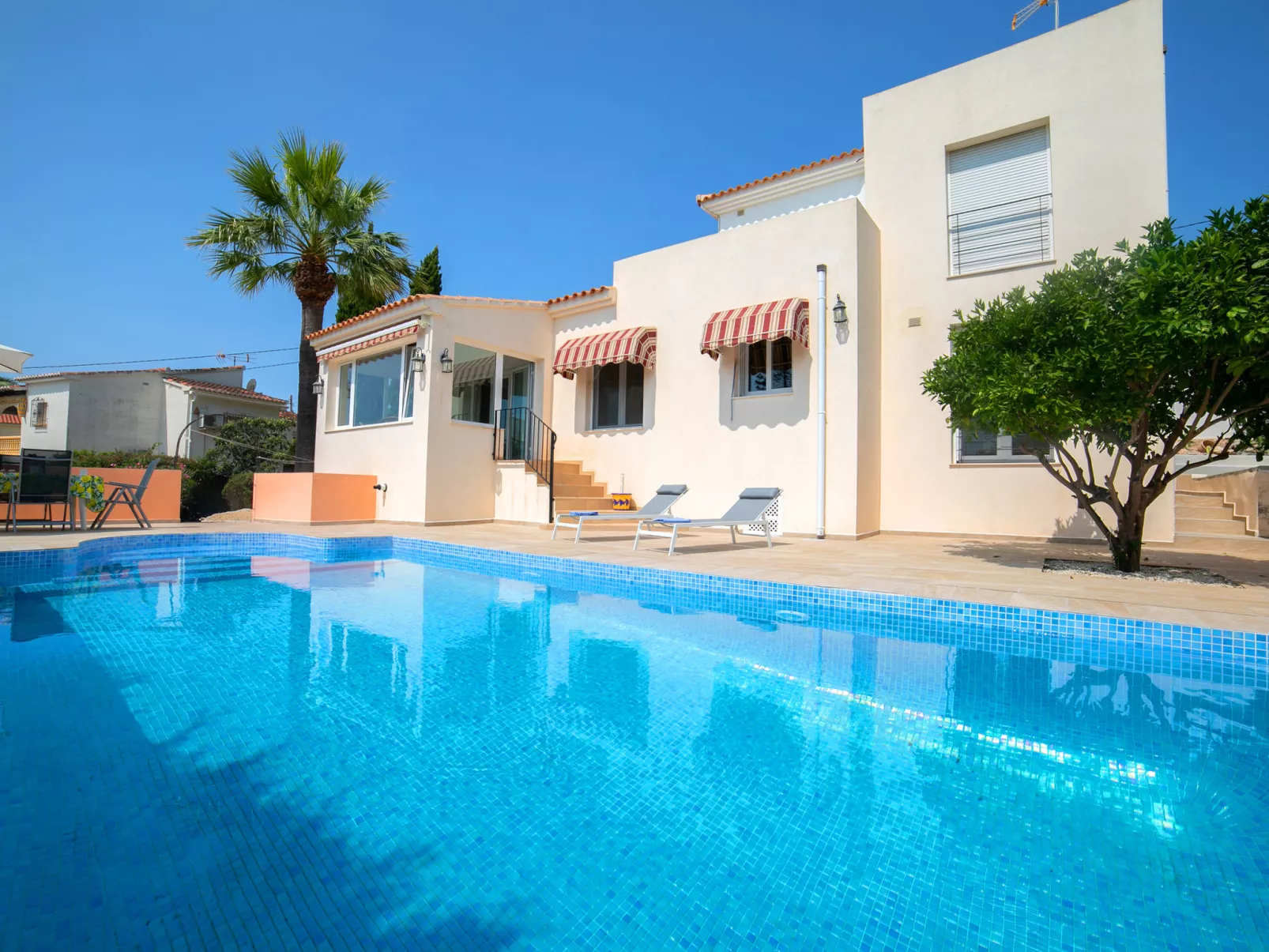 Casa Baladrar-Outside