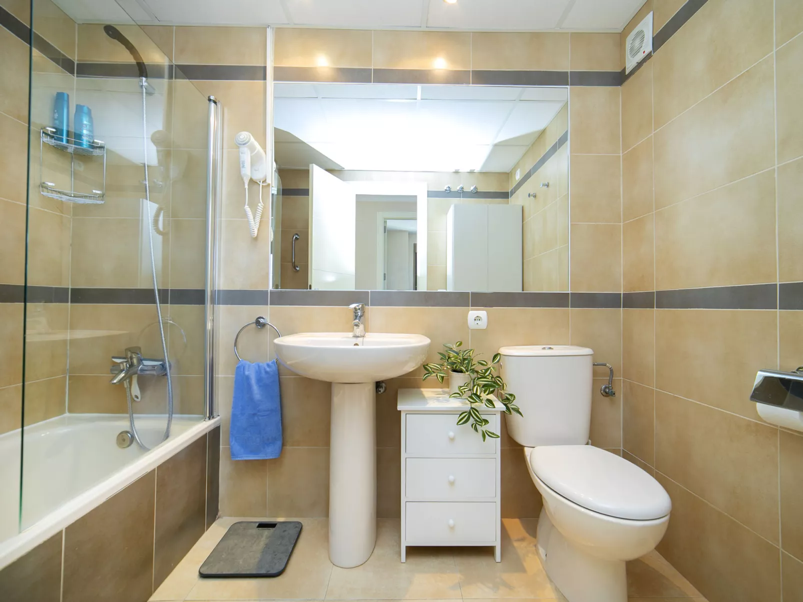 Esmeralda Suites-Inside