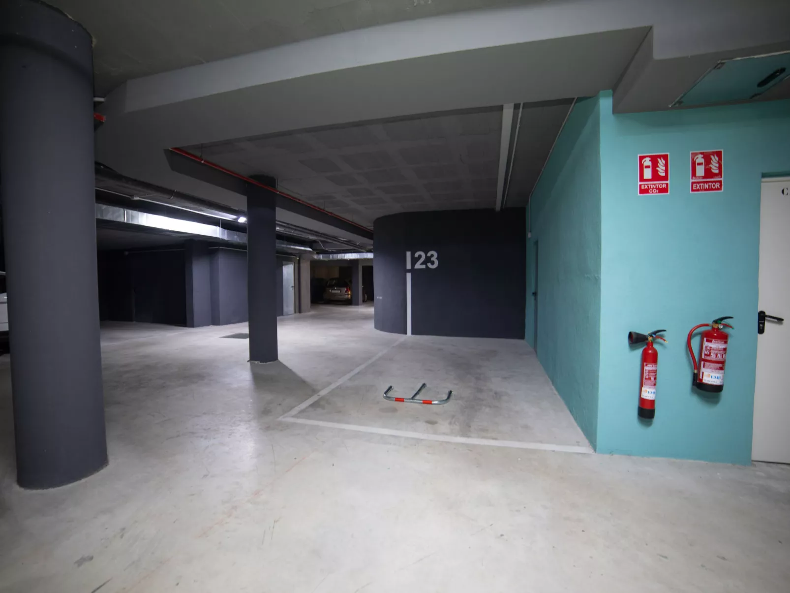 Isea Calpe 06-Inside