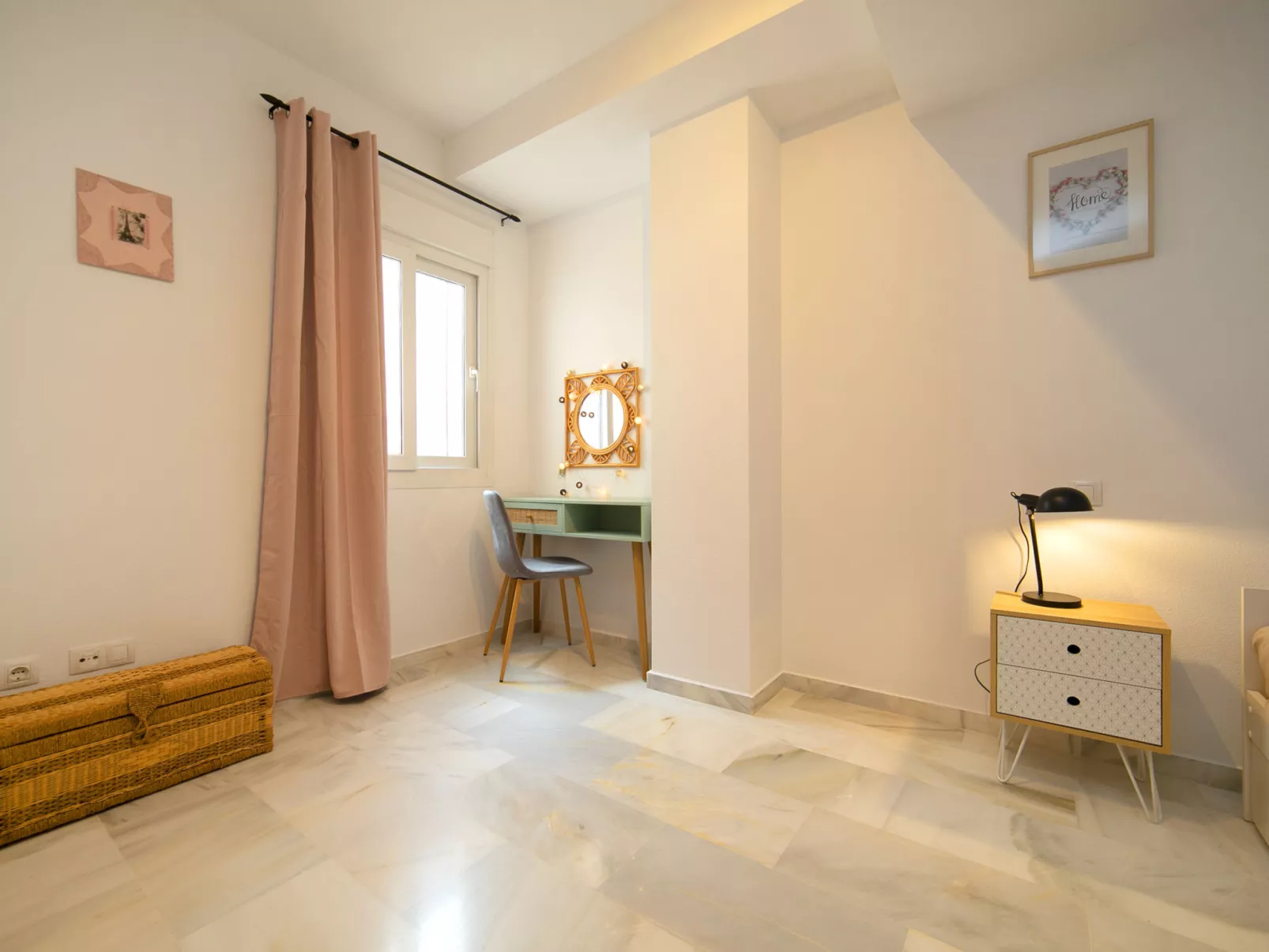 Calpe Bay 3-Inside