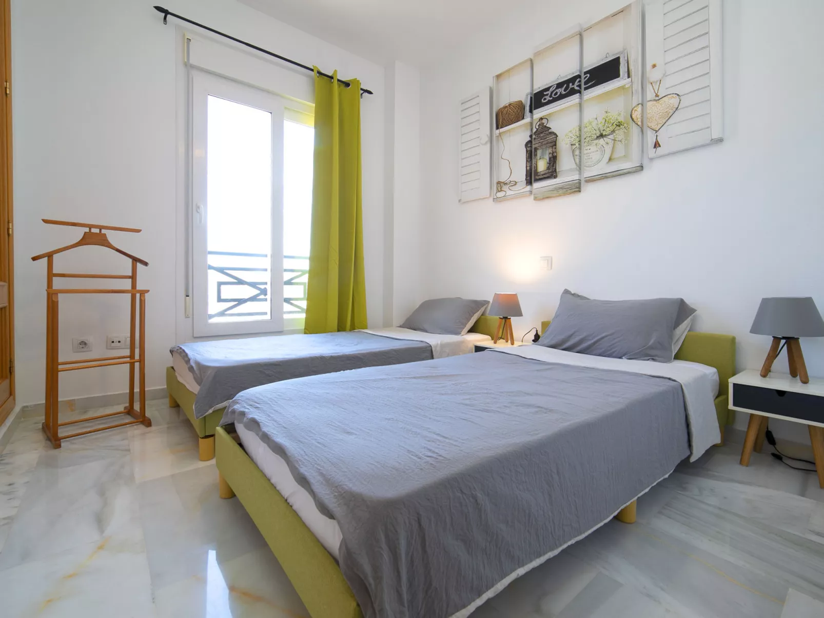 Calpe Bay 3-Inside