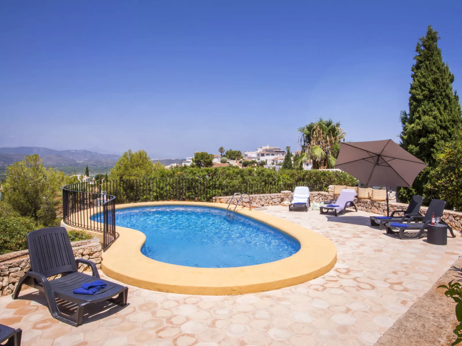 Villa Teresita-Outside